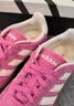 adidas「T头鞋」BARREDA休闲板鞋德训鞋男女阿迪达斯官方轻运动   粉色/汉玉白/树脂黄   36.5 实拍图