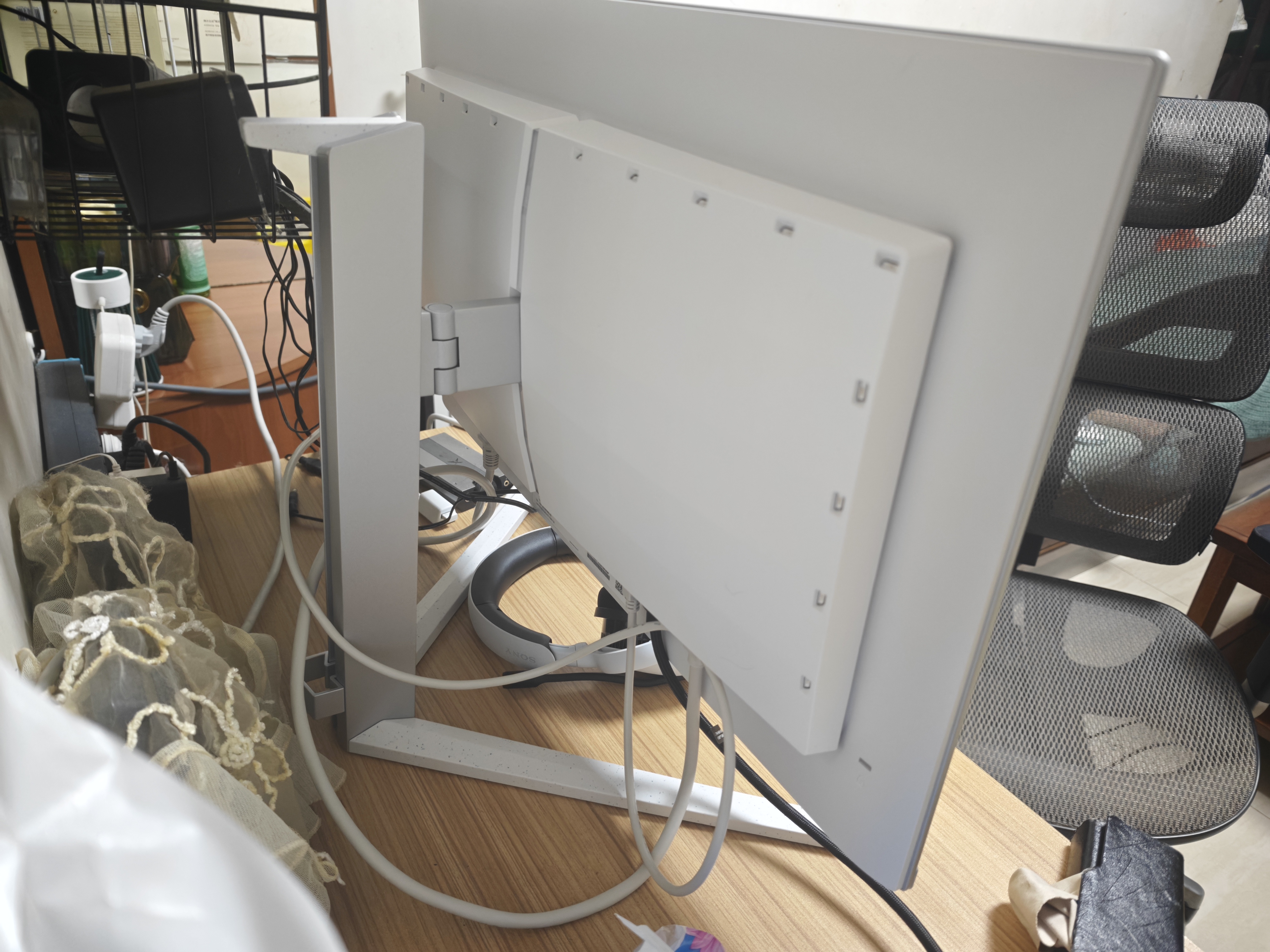 飞利浦EVNIA弈威 27英寸4K240Hz 三星四代QD-OLED 镜面屏 DP2.1低蓝光 音响 电竞显示器27M2N8800 实拍图