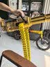 悍迪加特林玩具枪可发射击电动软弹连发枪抛壳儿童8-12岁男孩生日礼物 黄金加特林200软弹120弹链+标靶 三角洲玩具枪6-10-12岁新款2026火最的玩具发射器 实拍图