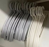 京东京造 无痕衣架 防滑晾衣架子塑料衣挂干湿两用衣撑家用晒衣服架20支 实拍图