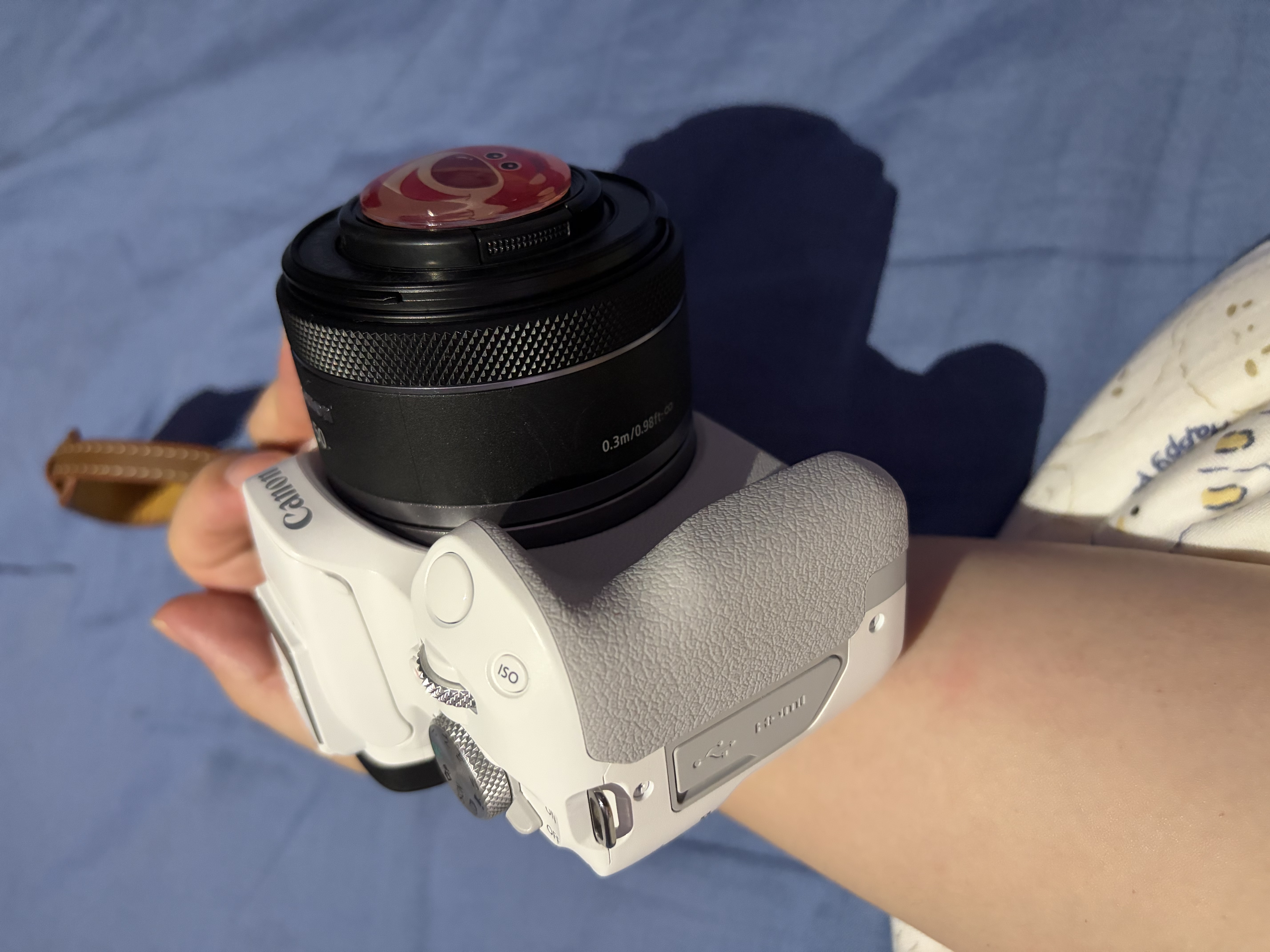 Canon七夕礼物佳能r50入门级微单反 半画幅数码相机 4k美颜小巧便携送礼物 R50单机身白+RF50 1.8 【人像首选】 套餐一【128G内存卡~摄影包+备用电池+卡通礼】 实拍图