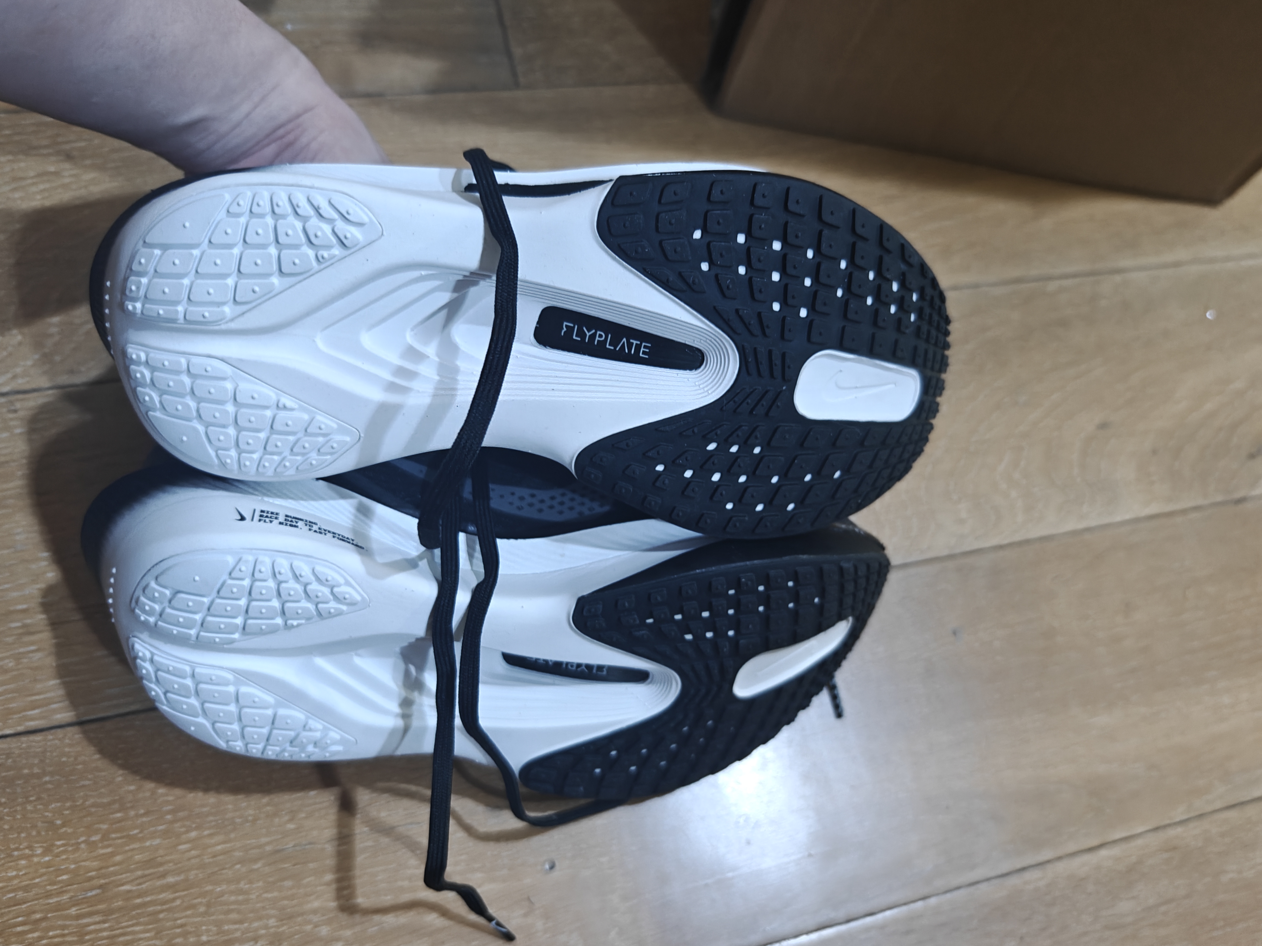 耐克NIKE 碳板跑步鞋男子减震ZOOM FLY 6运动鞋FN8454-001黑白39 实拍图