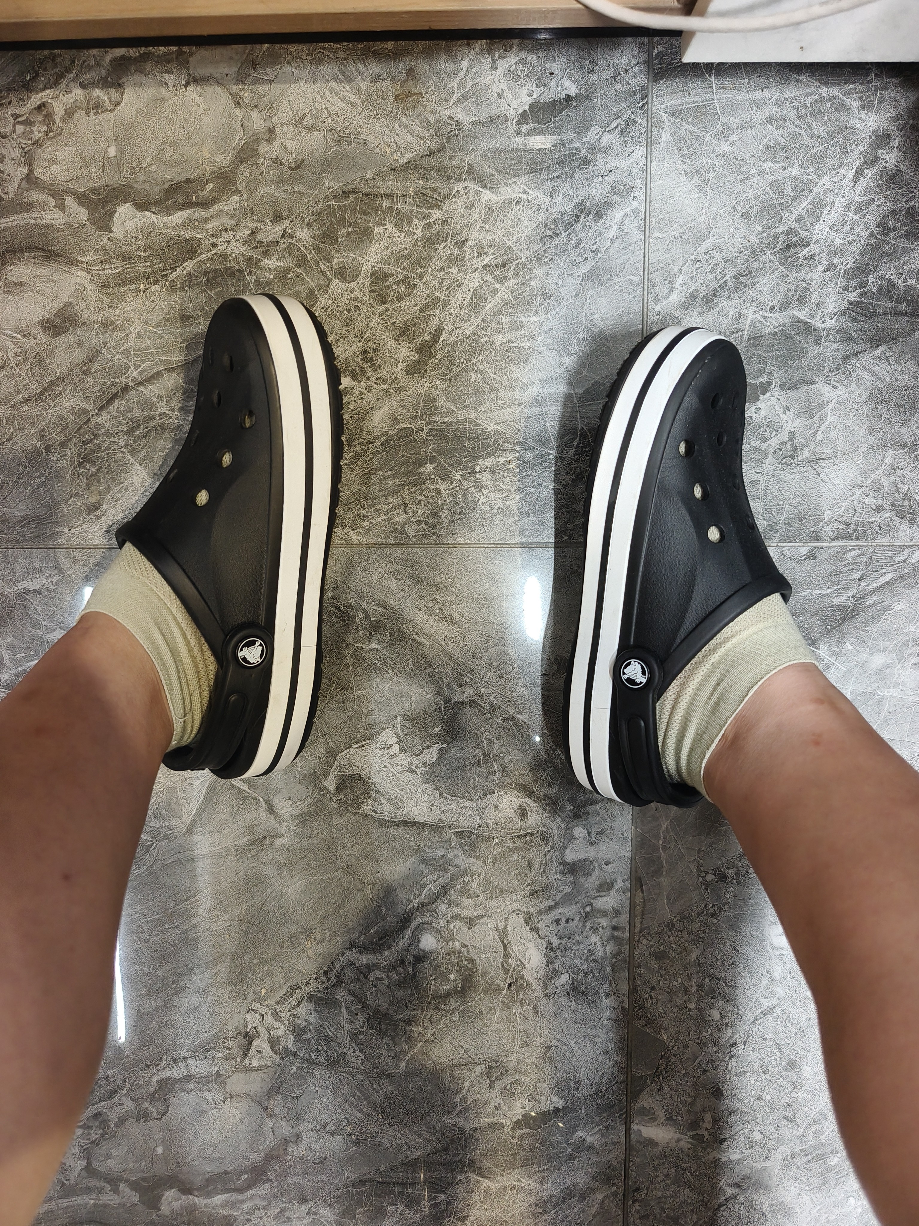 卡骆驰（CROCS）贝雅卡骆班洞洞鞋轻便耐磨一脚蹬休闲鞋女鞋时尚沙滩鞋|205089 黑色/白色-066(含智必星) 37 /38(230mm) 实拍图