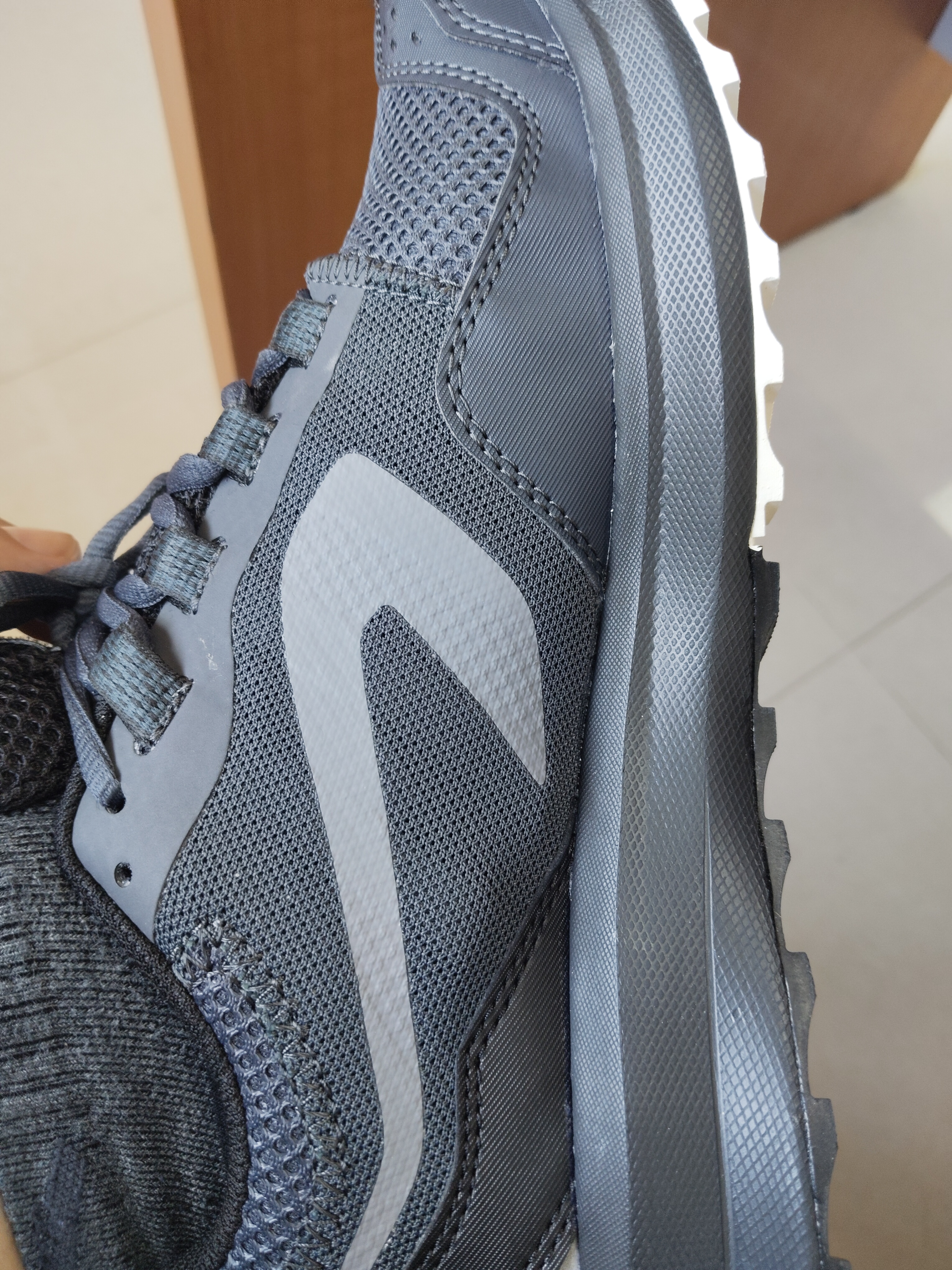 迪卡侬（DECATHLON）运动鞋男鞋春节透气轻便缓震回弹防滑耐磨鞋子跑步鞋ACTIVE GRIP 黑灰【CS缓震+抓地升级】 41 实拍图