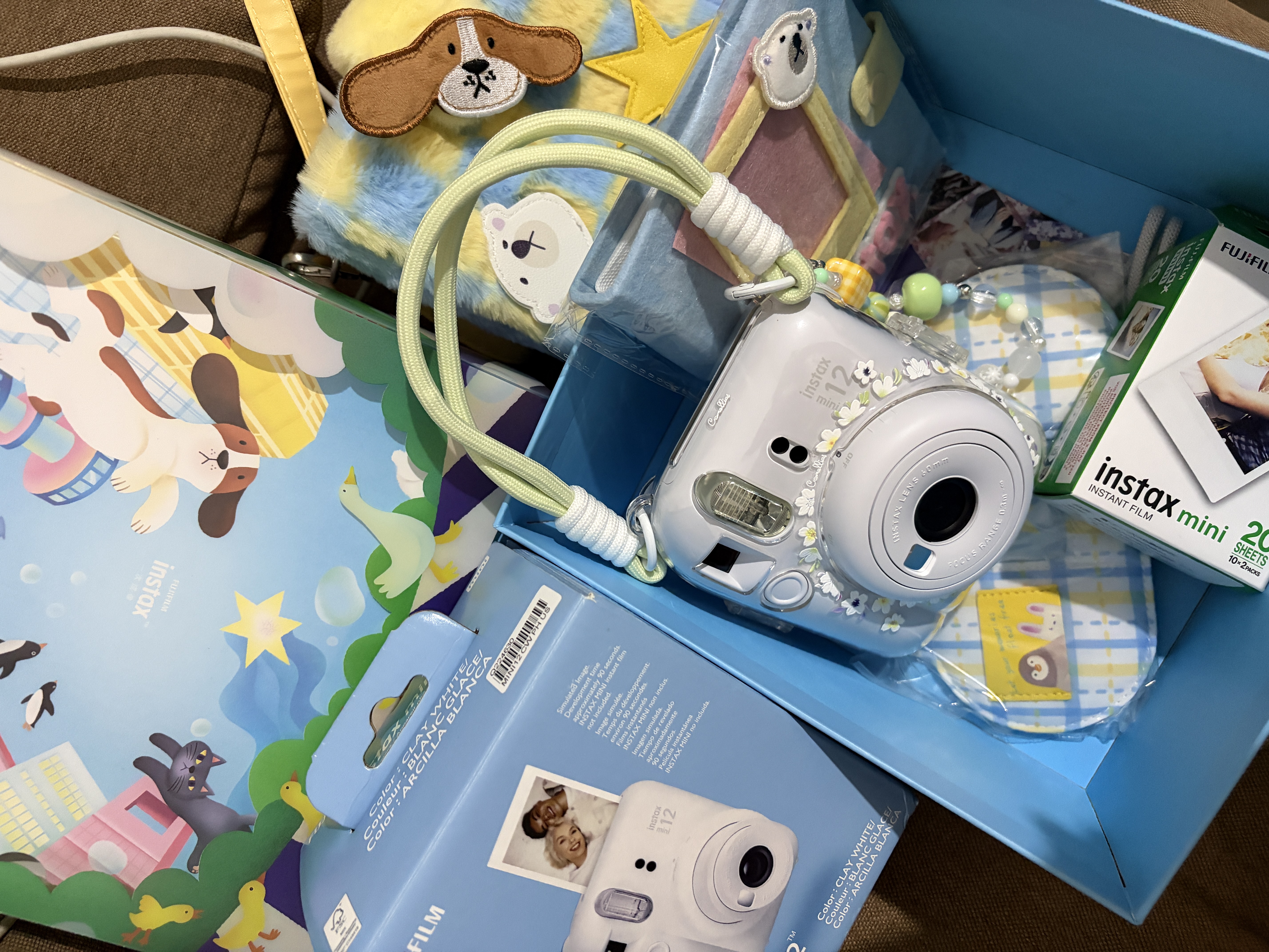 富士（FUJIFILM）instax 拍立得mini12 一次成像相机 mini11/41三寸相纸 生日礼物 开学送礼奖品  【刮刮乐抽相纸】 Mini12 茉莉白【用户优选】 官方标配+漂浮时刻礼盒 实拍图