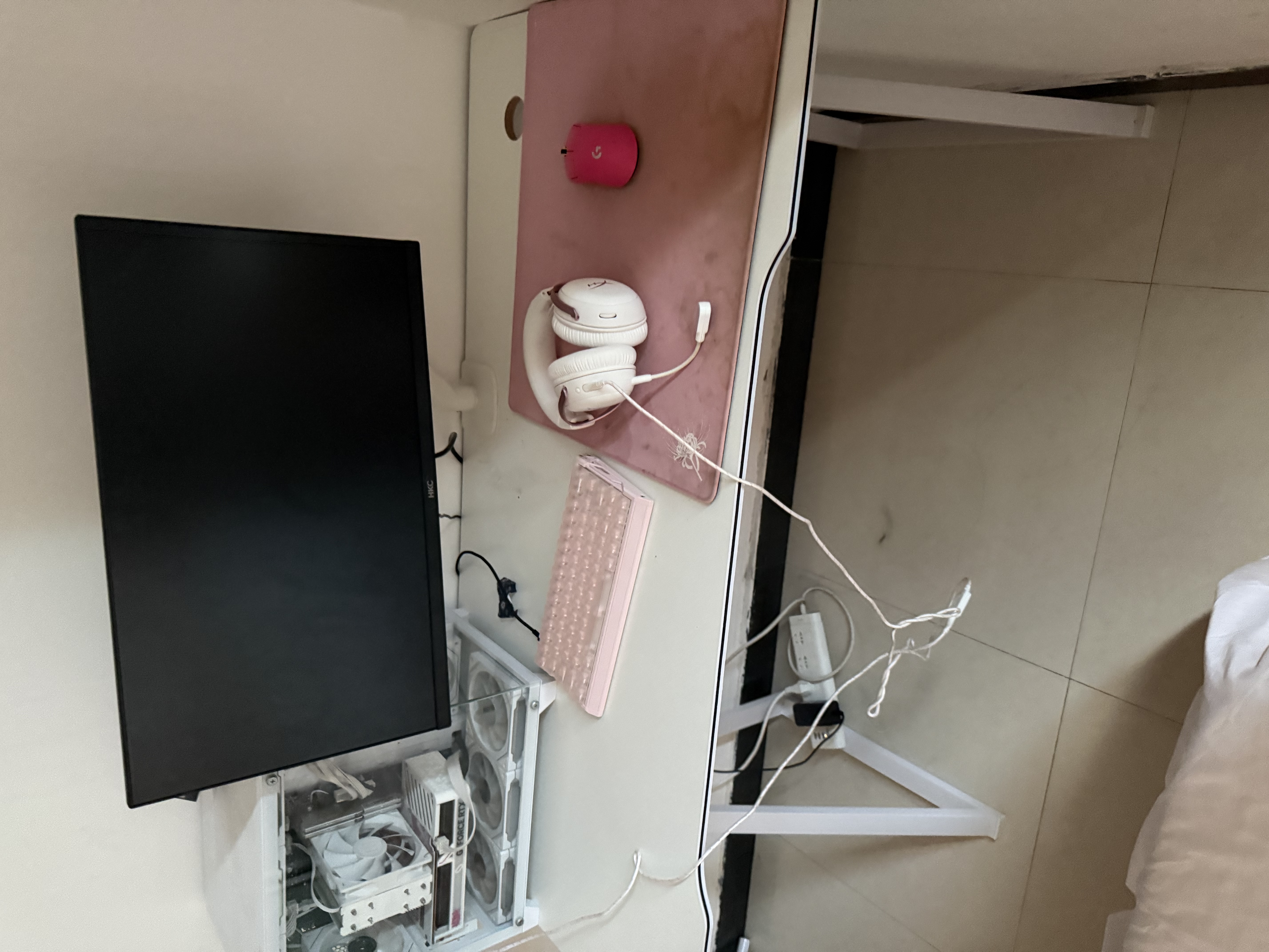 甄严选电脑桌台式电竞桌椅套装组合桌子办公家用桌学习桌书房书桌写字桌 【白架+白碳纤纹面】单桌120*60 实拍图