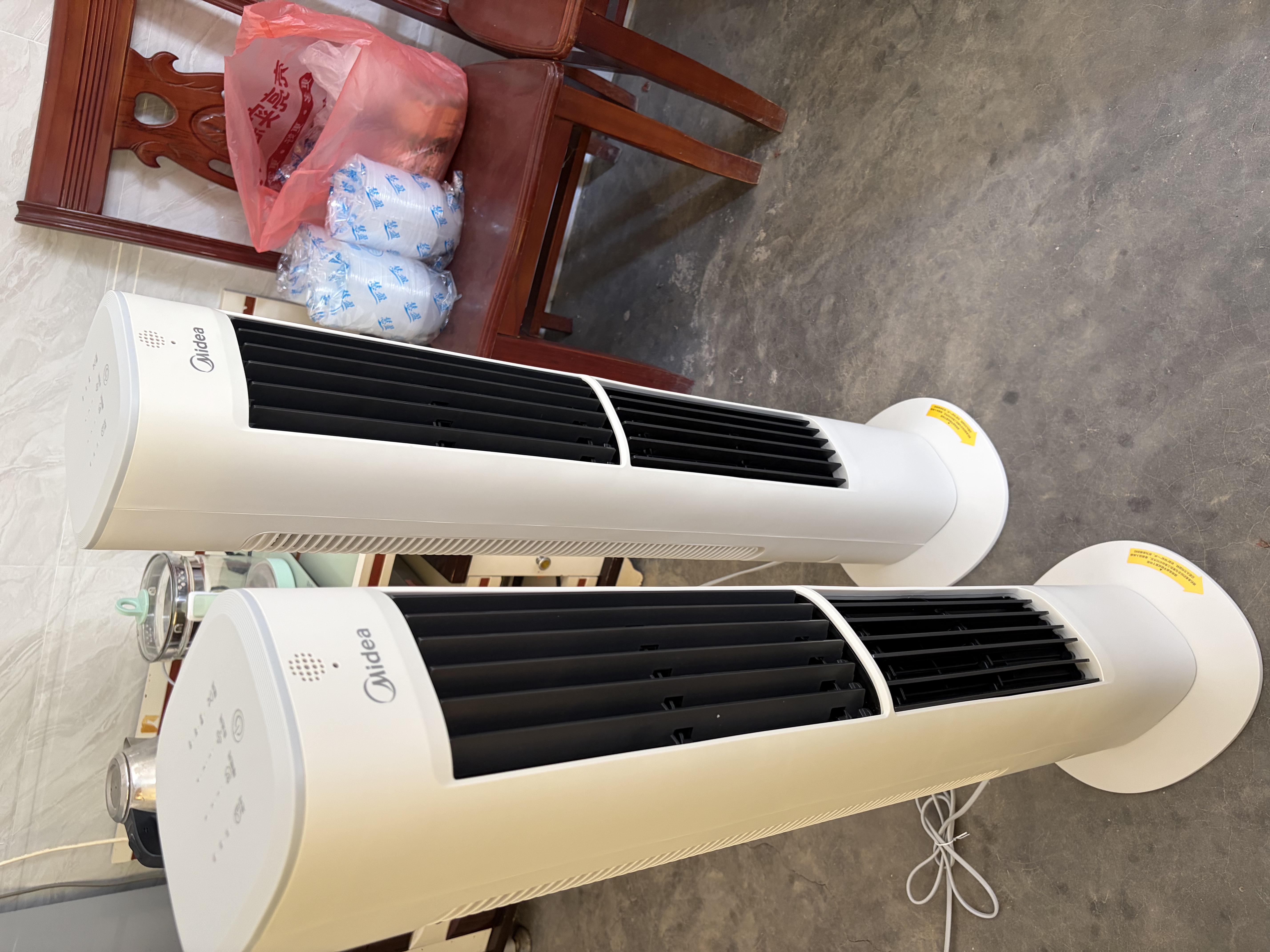 美的（Midea）立式塔扇电风扇家用落地扇空调扇 无叶安全母婴优选落地式风扇循环扇 智能摇头轻音节能降温自然风 直流变频语音款丨创新双向风 实拍图