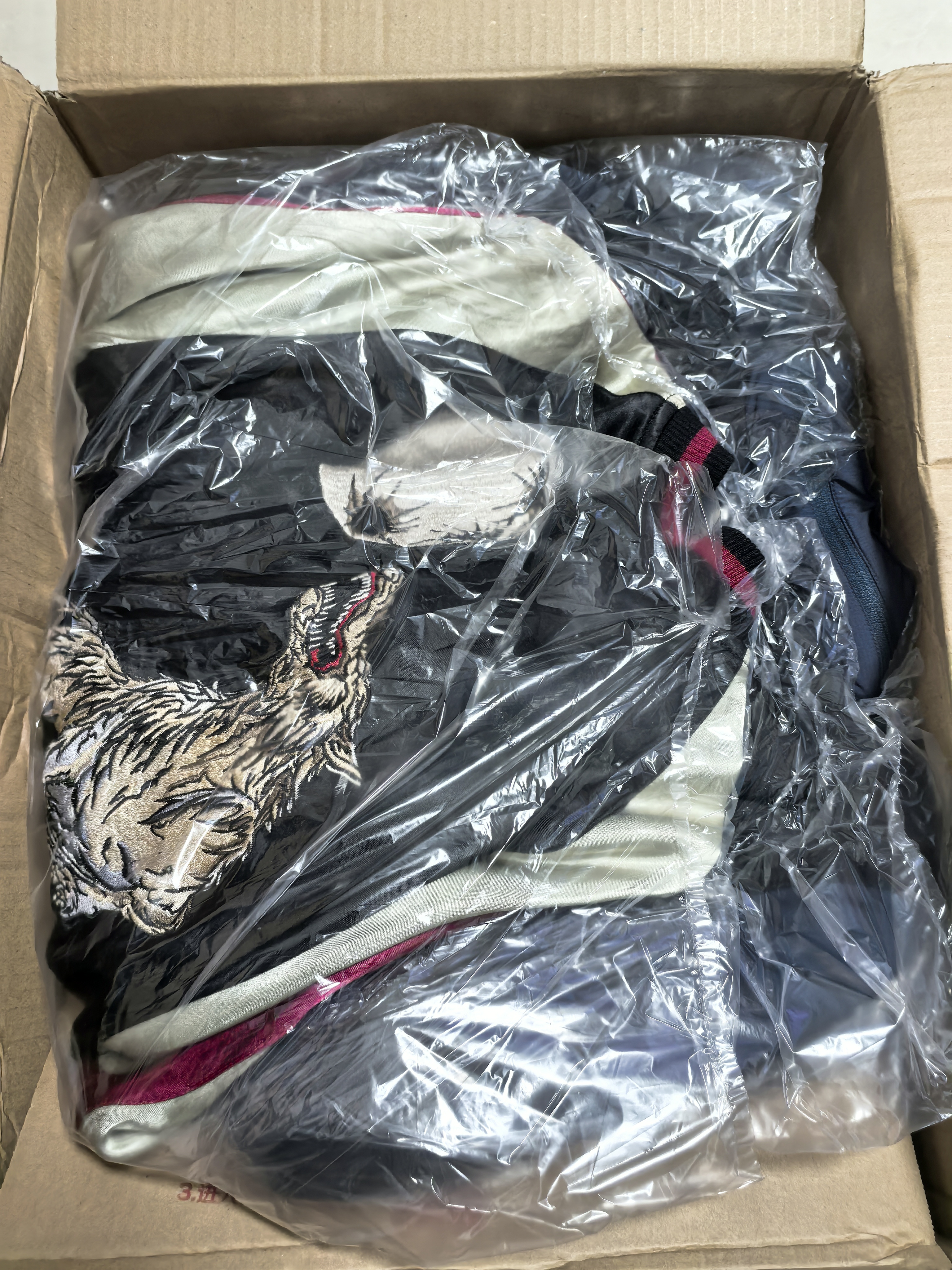 京东洗衣服务 衣鞋任洗2件 免费取送去渍整形价值2000元内运动鞋/衣服 实拍图