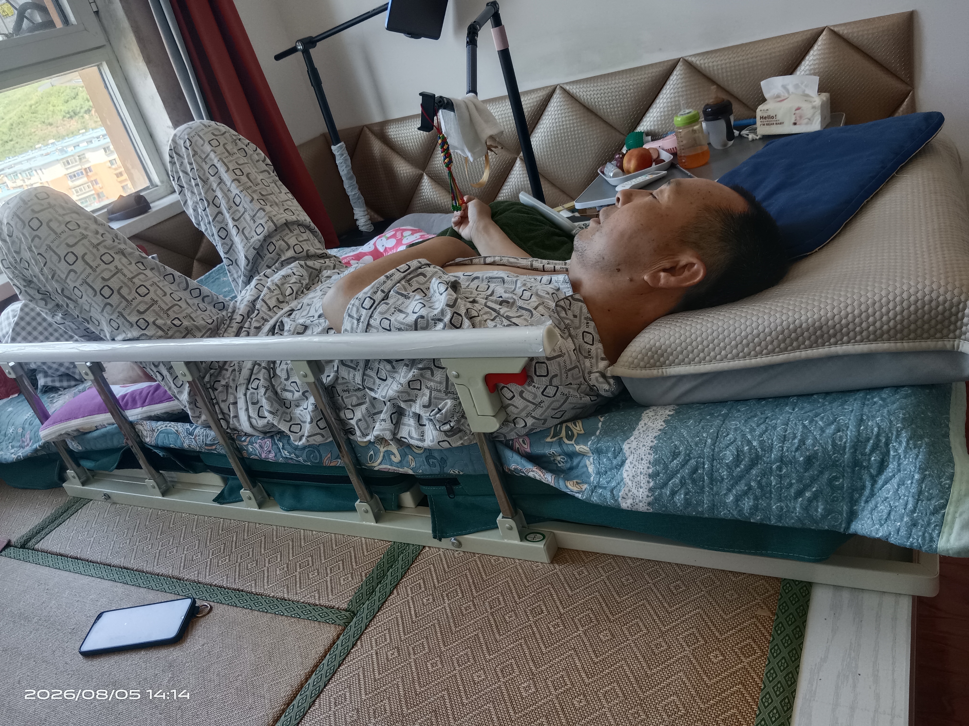 福珍电动护理床垫起床辅助器起身起背器老人卧床久躺神器升降床垫 1全翻身丨带便孔丨椰棕乳胶丨起背+抬腿丨送餐桌 实拍图