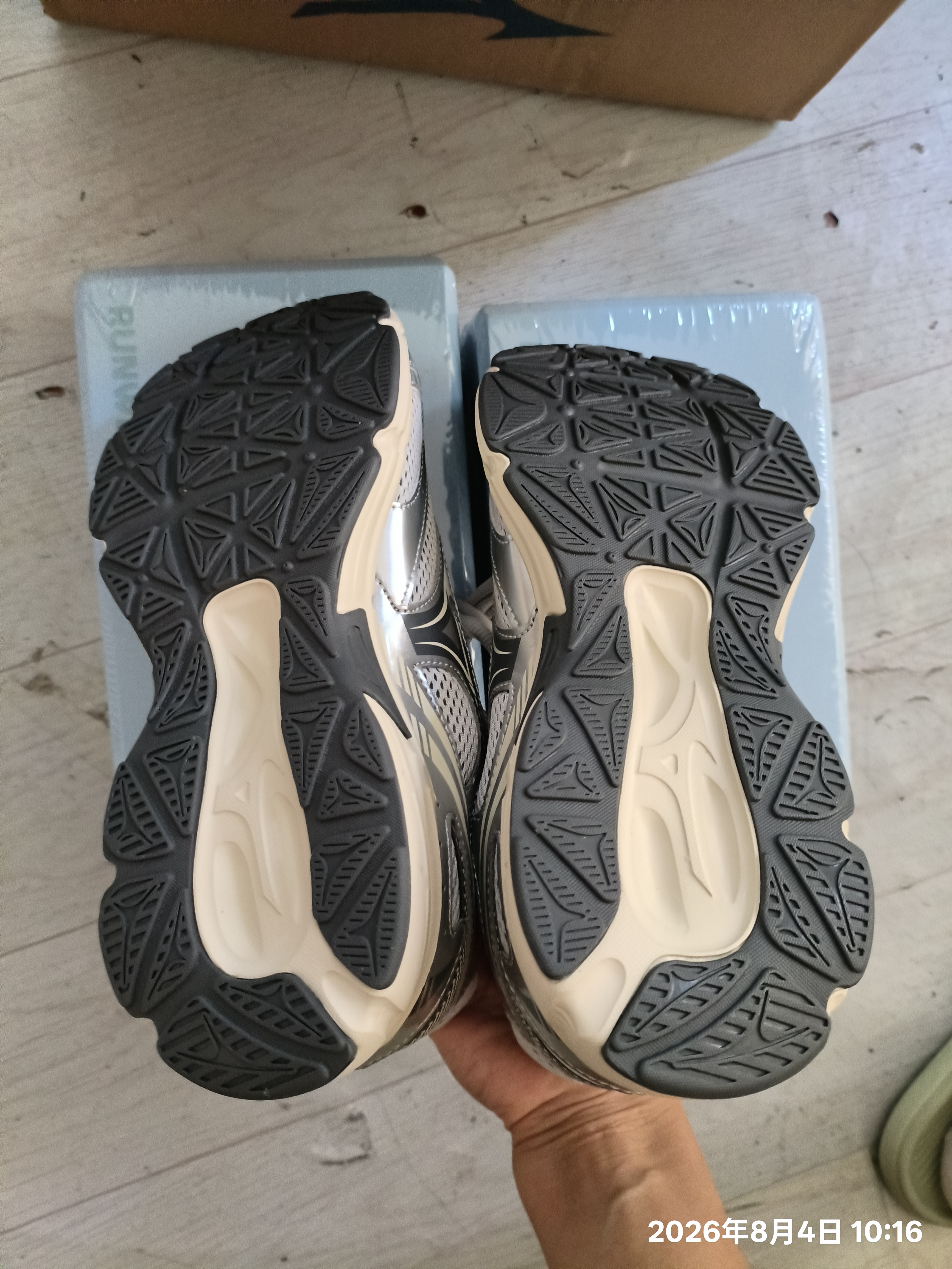 美津浓（MIZUNO）男女复古跑步运动鞋 缓震耐磨 多层次拼接 SPEED 2K 38.5码 实拍图