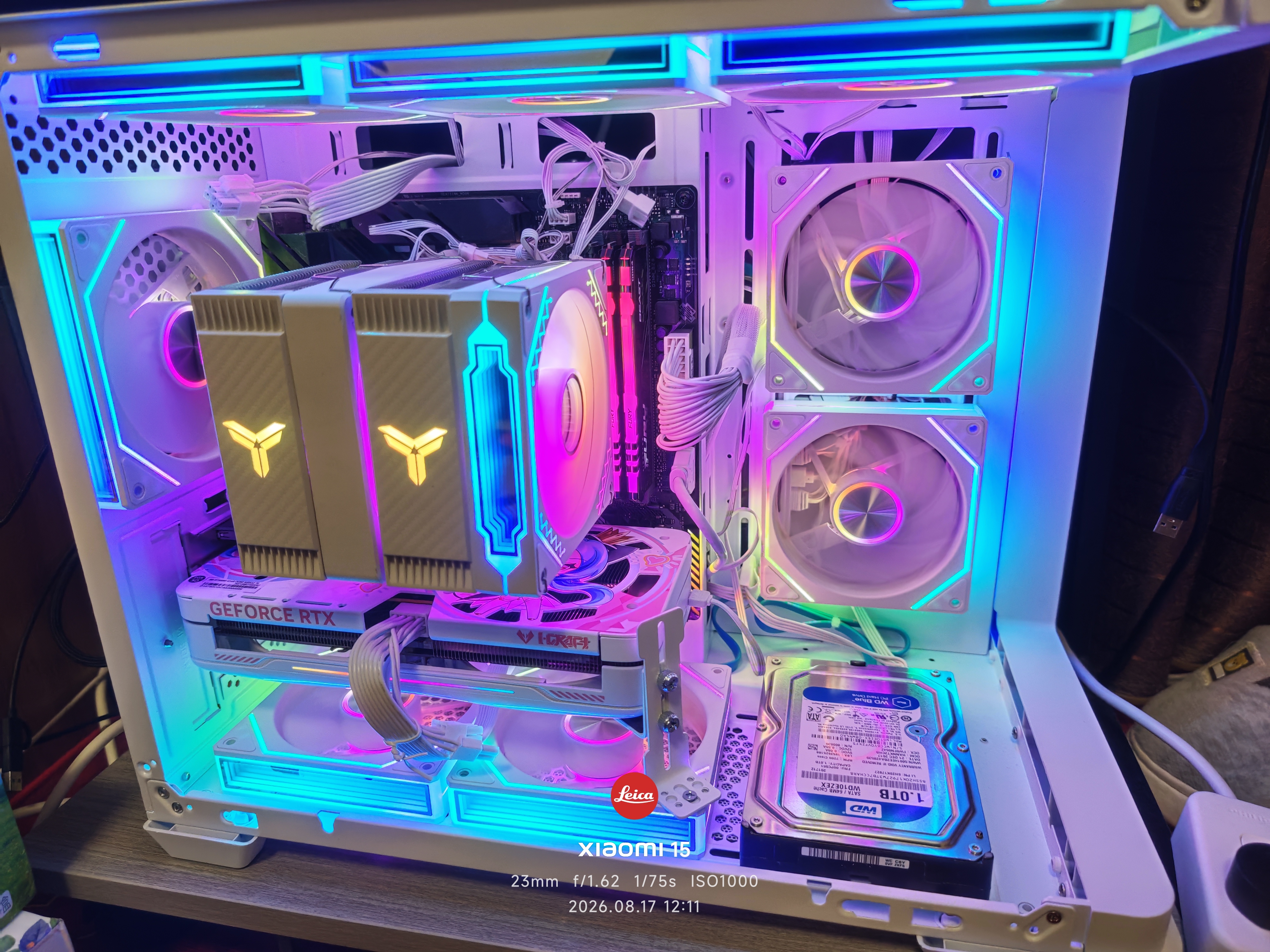 玩嘉棱镜四代ARGB白色正向风扇 机箱散热12CM风扇神光同步5V3针ARGB PWM温控调速 实拍图