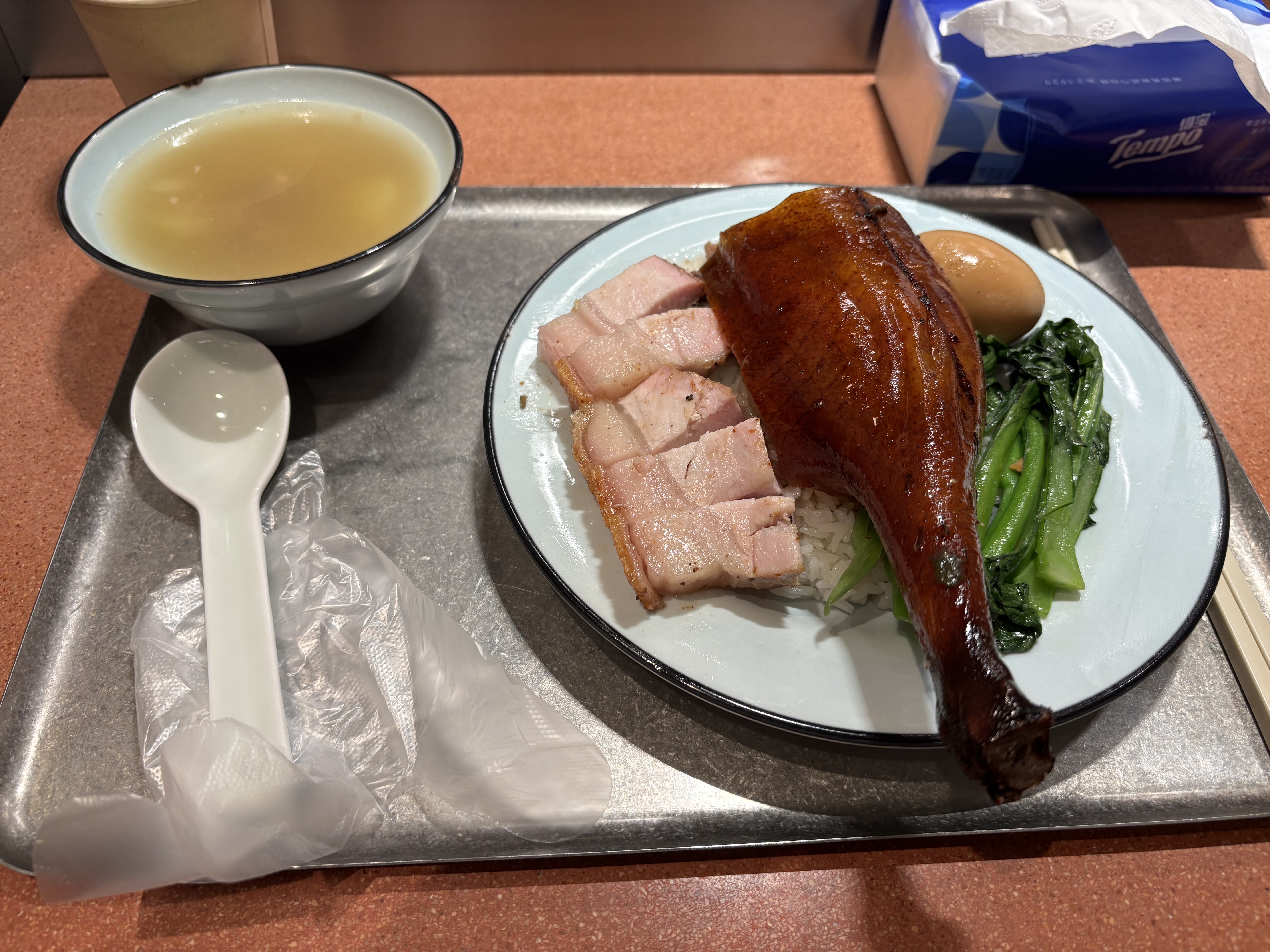 妙洁儿童一次性PE手套200只  推荐4-7岁 食品级餐饮画画手套 独立包装 实拍图