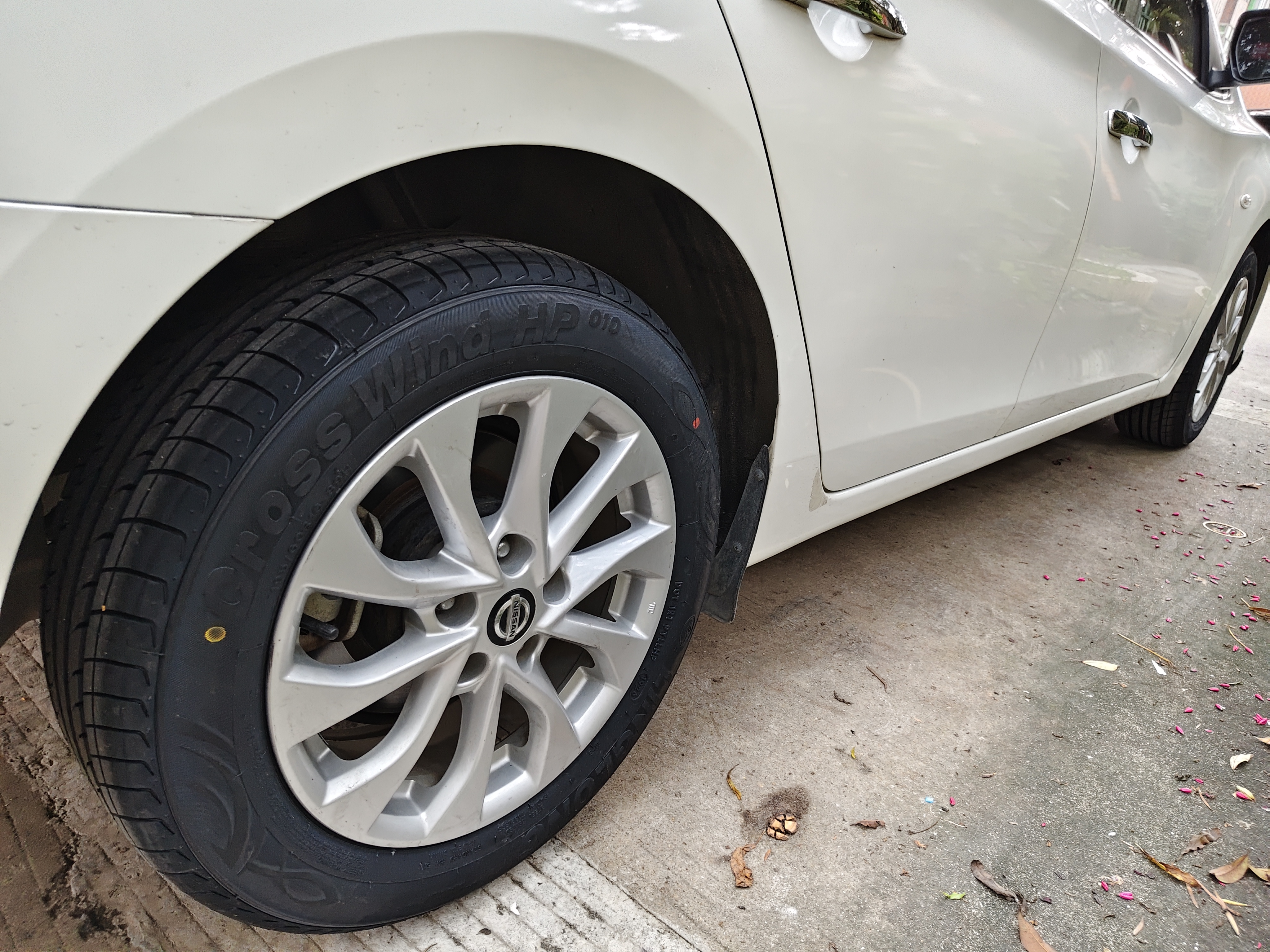 玲珑轮胎汽车轮胎195/60R16 89H 御风Crosswind HP010 原配风行S500 实拍图