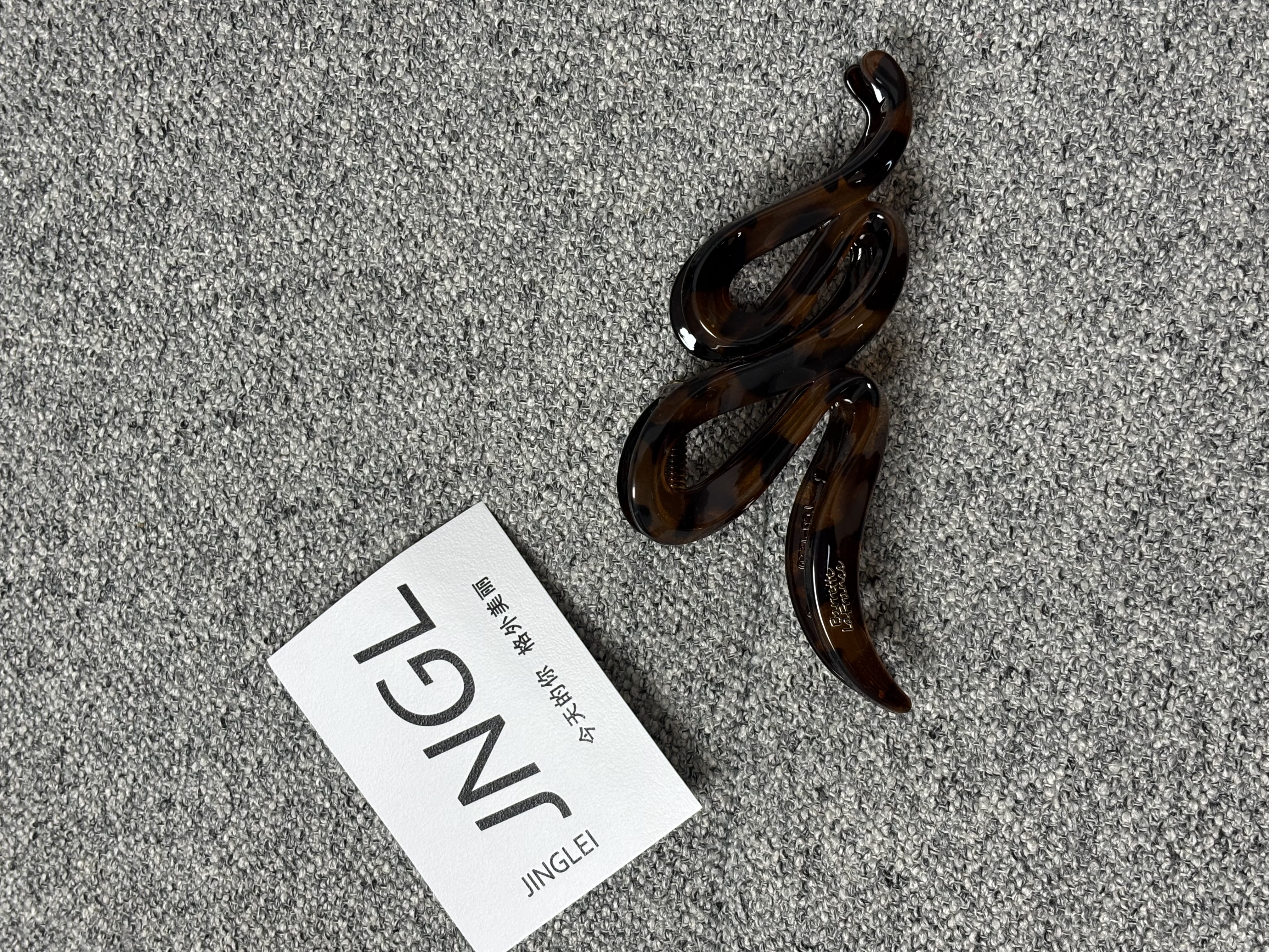 晶蕾春日气质小众设计感抓夹女2026新鲨鱼夹高级感头发夹子大号发饰 实拍图