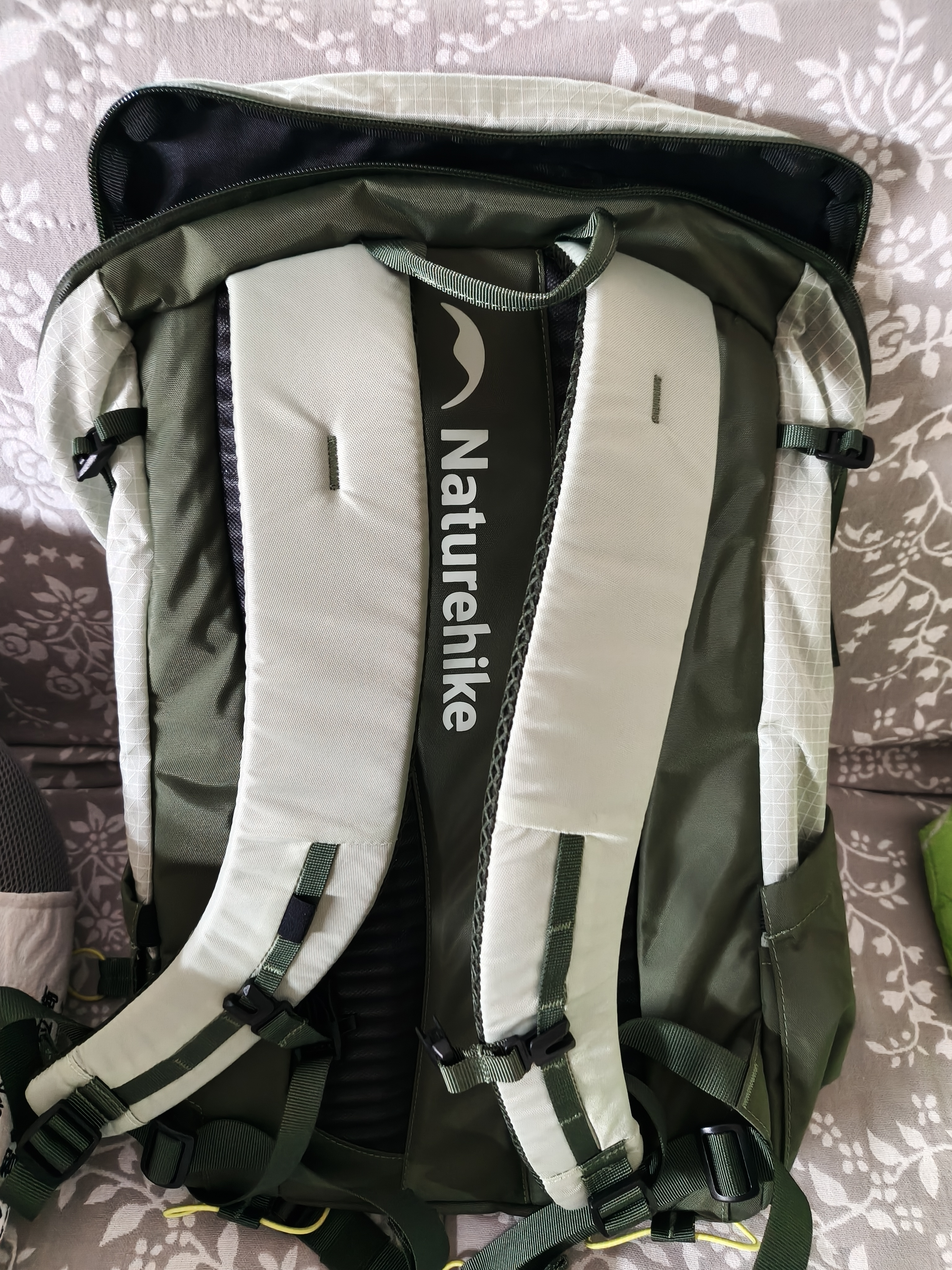 Naturehike挪客登山包轻量化户外徒步背包男士通勤双肩包女轻便旅行包氦25L 实拍图