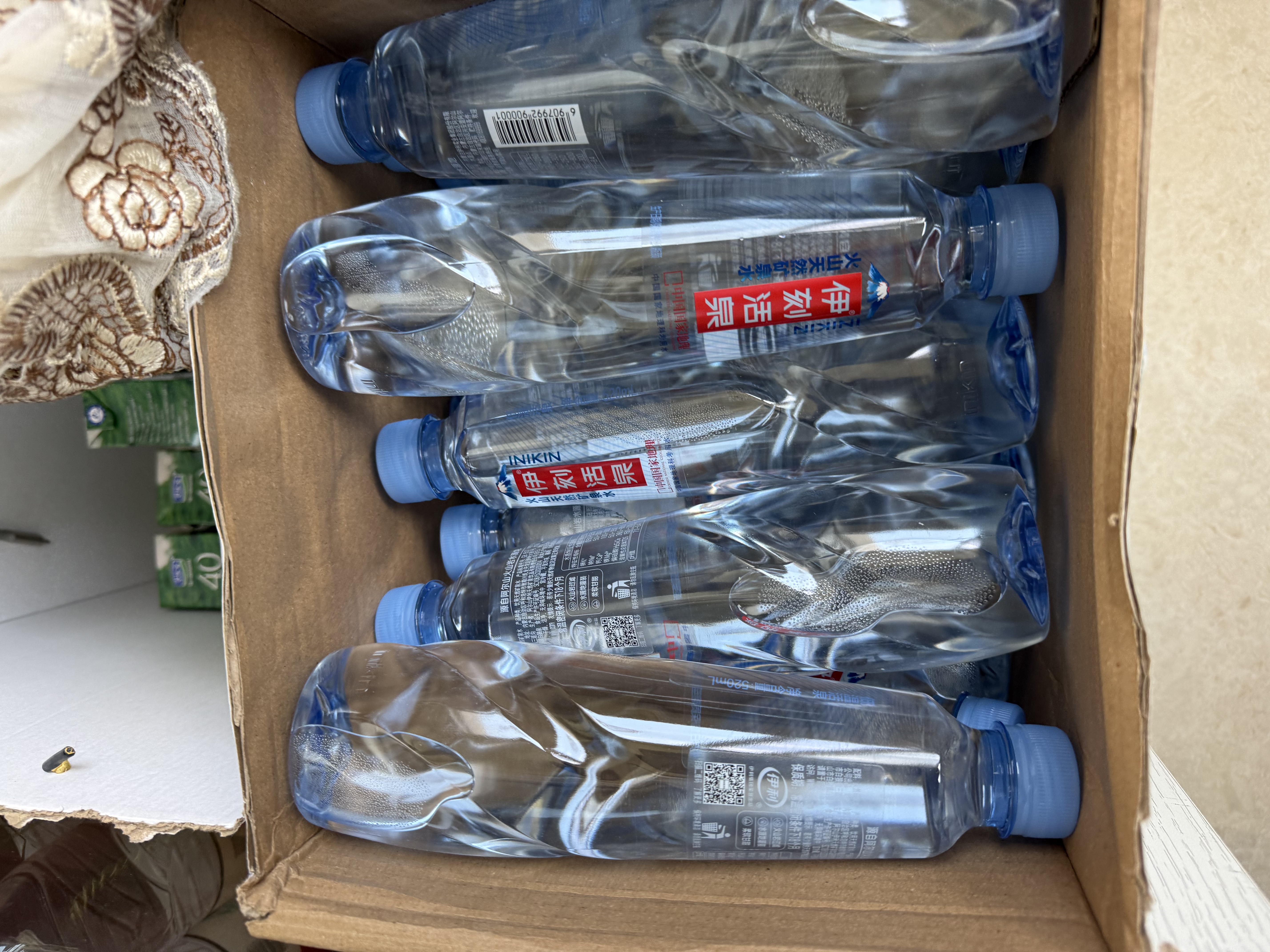 伊利伊刻活泉火山天然矿泉水 520ml*24瓶整箱装天然弱碱【热门商品】 晒单实拍图