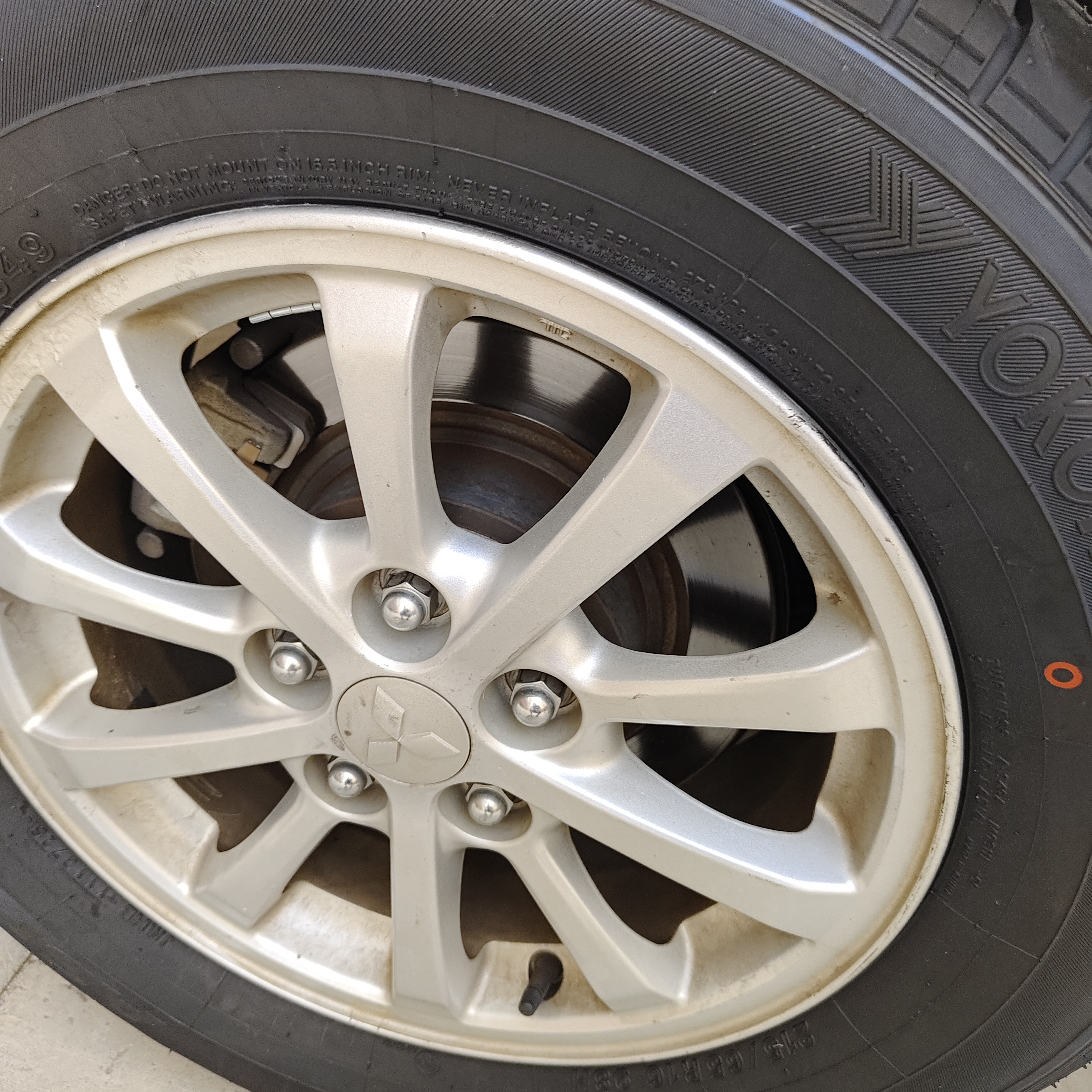 优科豪马横滨轮胎 215/65R16 98H ASPEC A349A 原配三菱劲炫/本田奥德赛 实拍图