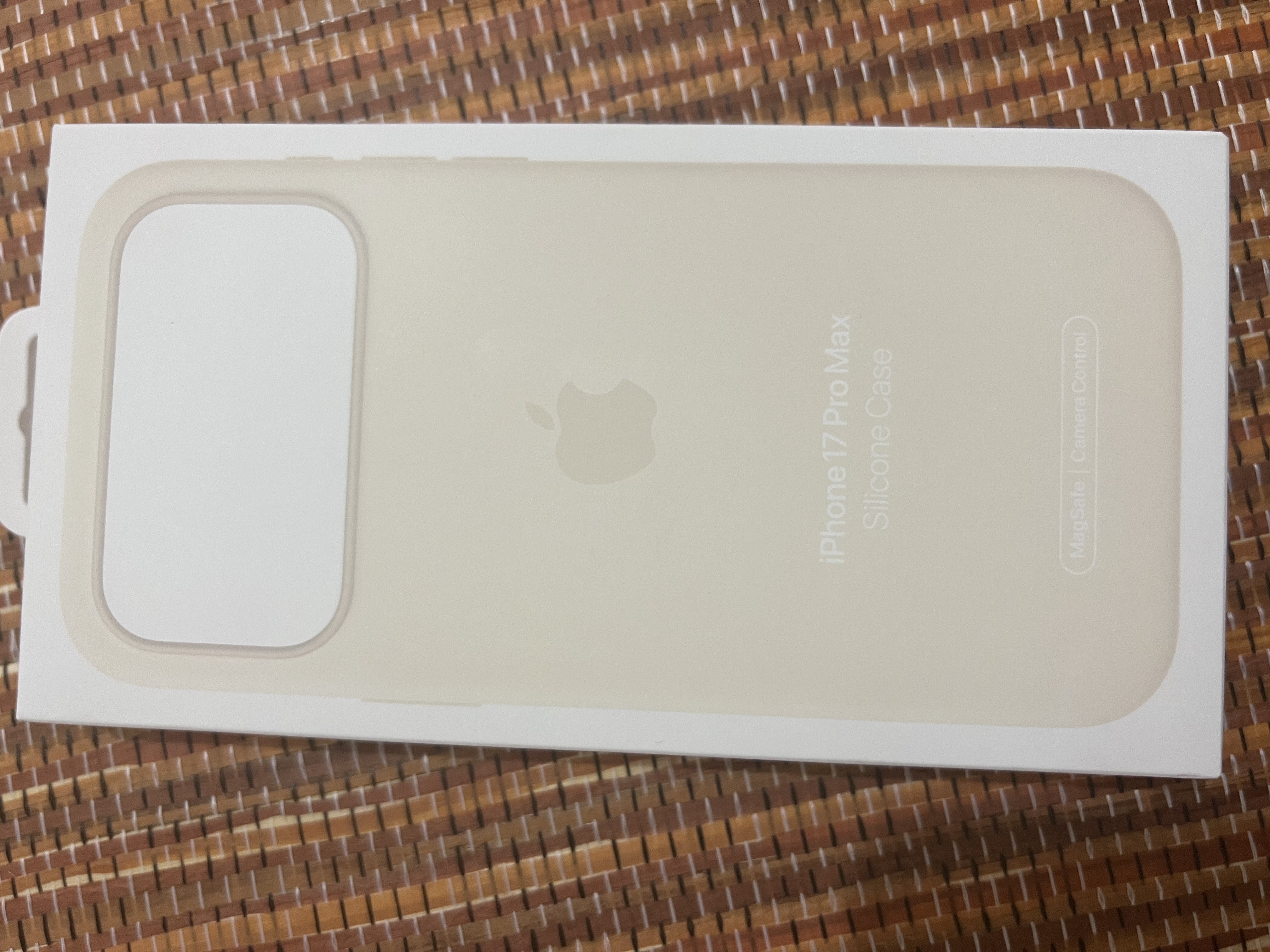 Apple/苹果 iPhone 17 Pro Max硅胶手机壳-香草色 磁吸保护壳苹果手机壳全包旗舰店原装 实拍图