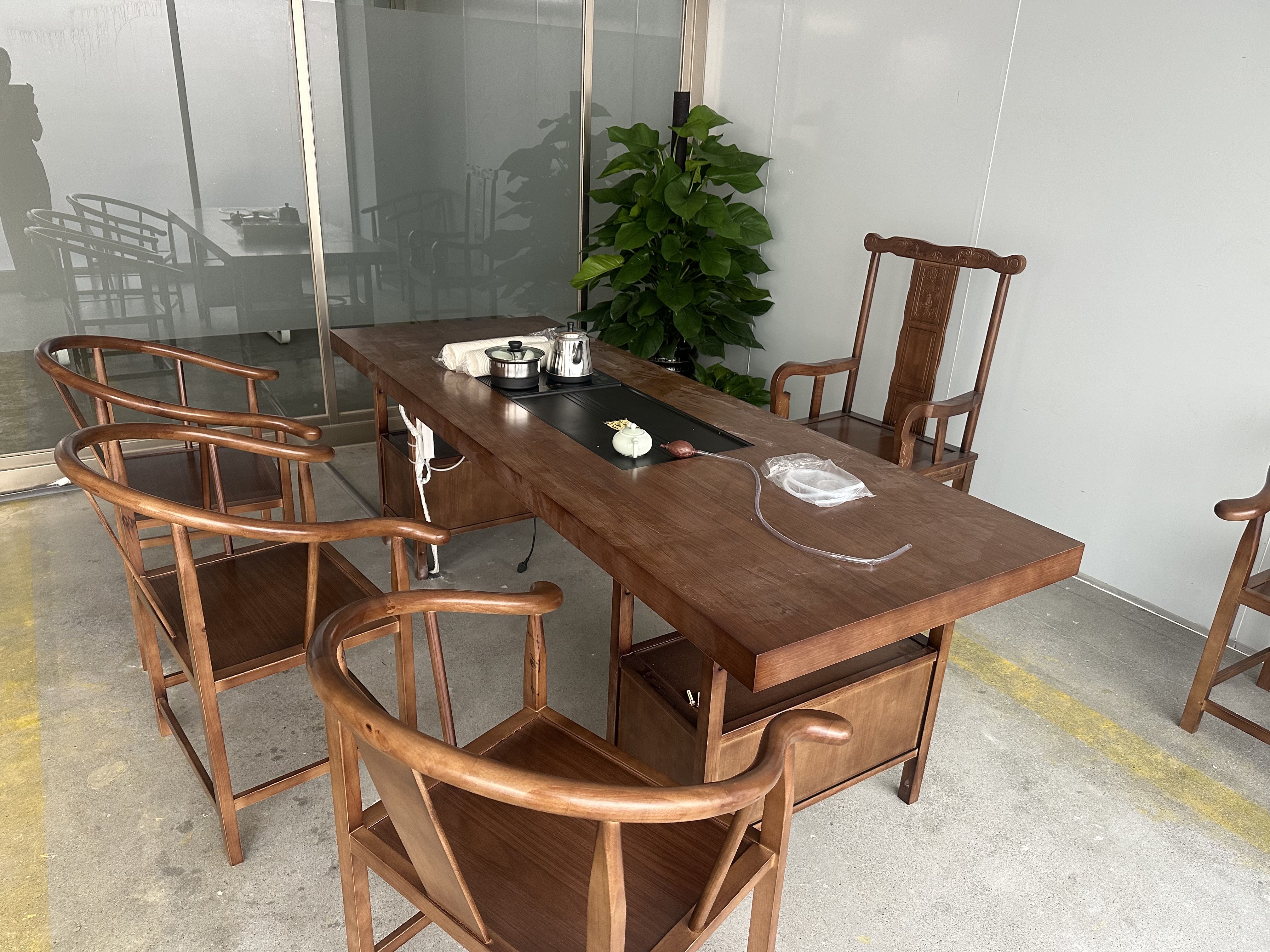赣荣大板茶桌椅组合一桌五椅新中式茶几简约茶几办公室阳台家用泡茶台 抽屉款石盘大板1豪华椅4围椅 2.2米新中式四抽屉款 实拍图
