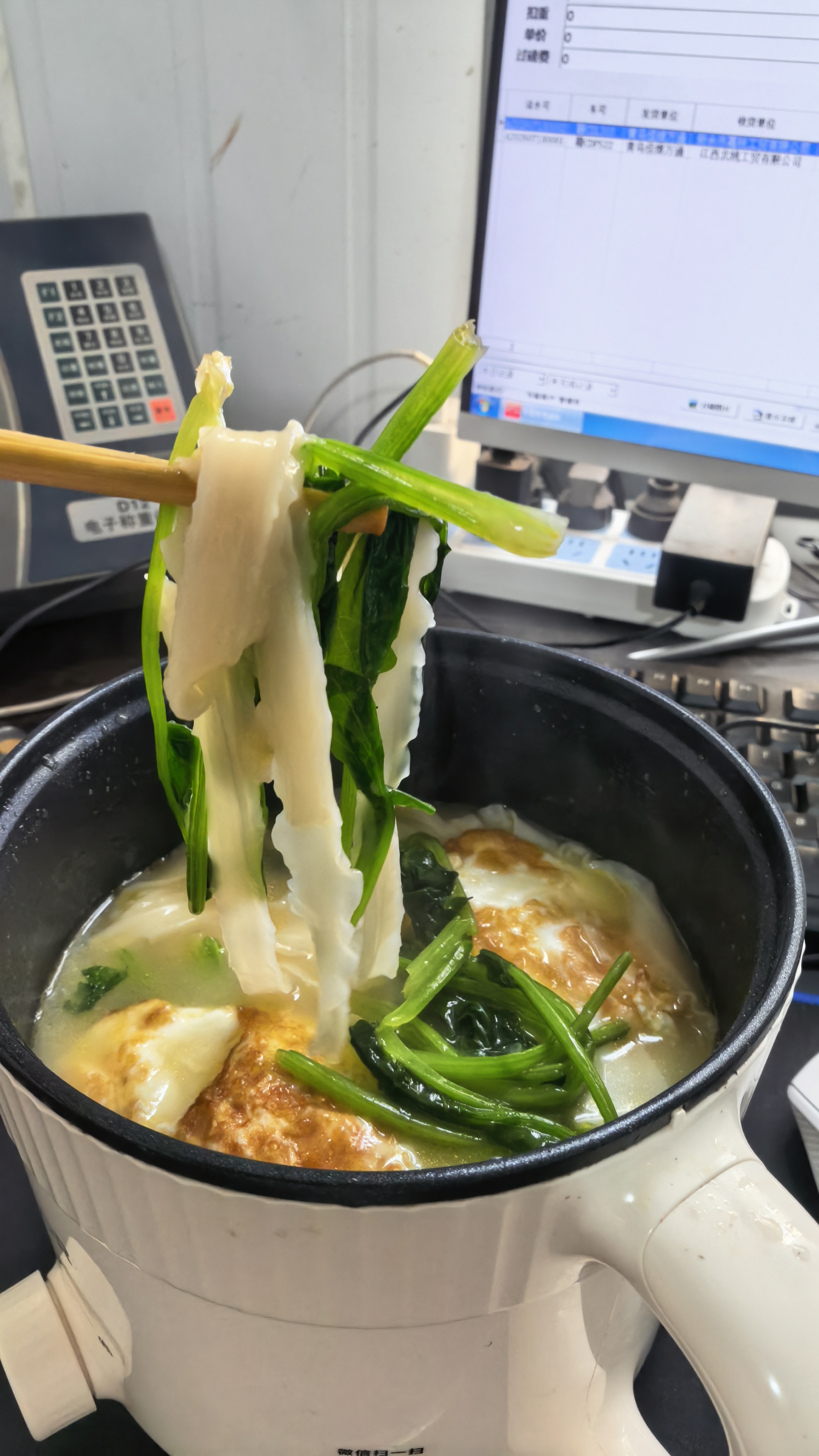 志高（CHIGO）电炒锅电蒸锅电炖锅蒸蟹锅电煮锅多功能一体电热锅蒸煮煎炒一体家用大容量5-6人加厚加深 【机械款 】 3.5L底锅+蒸笼  志高电炒锅 实拍图
