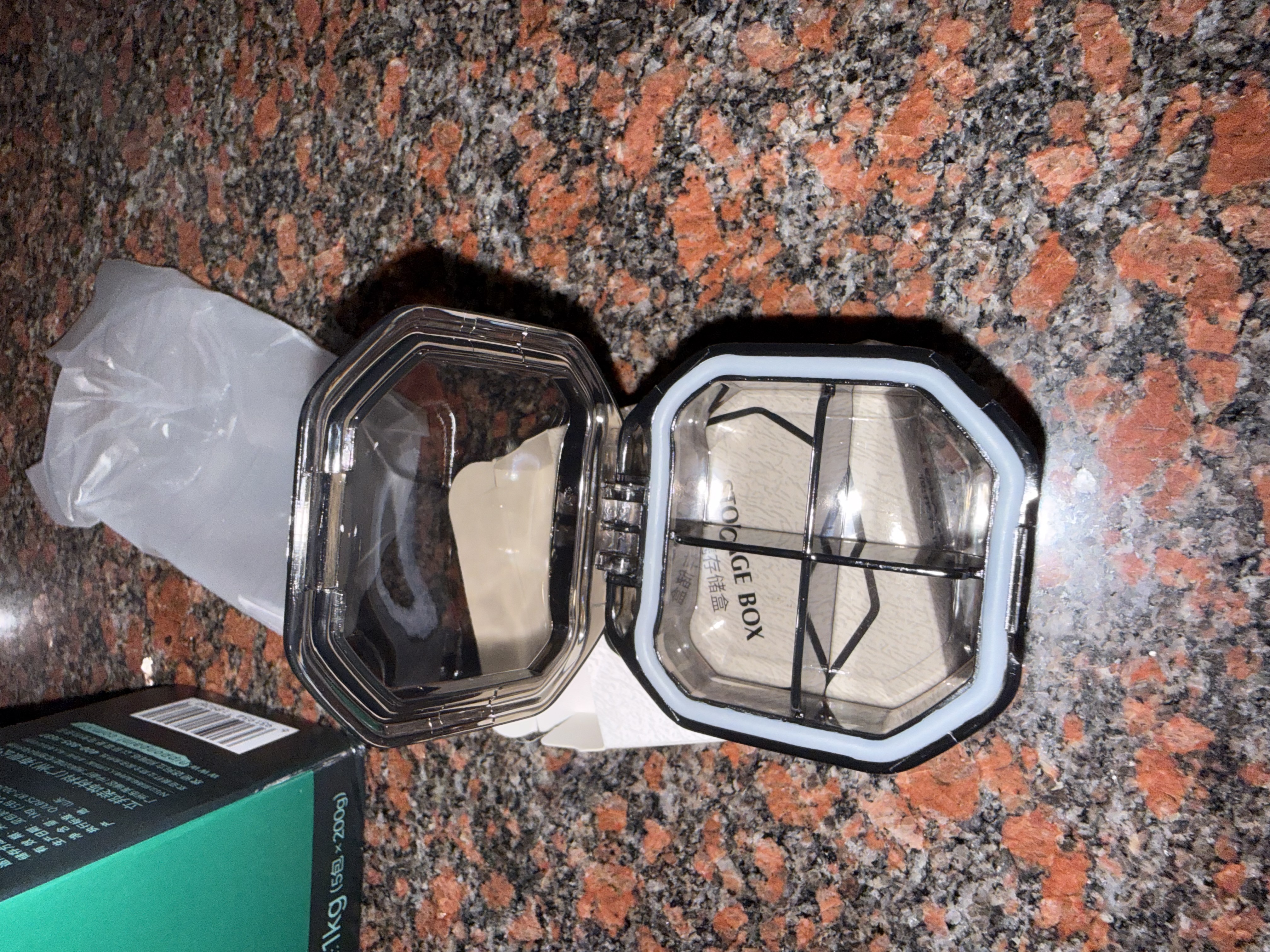 瑞合锦迷你4格透明灰色药盒便携分装密封防潮随身携带 定制LOGO YH002 实拍图