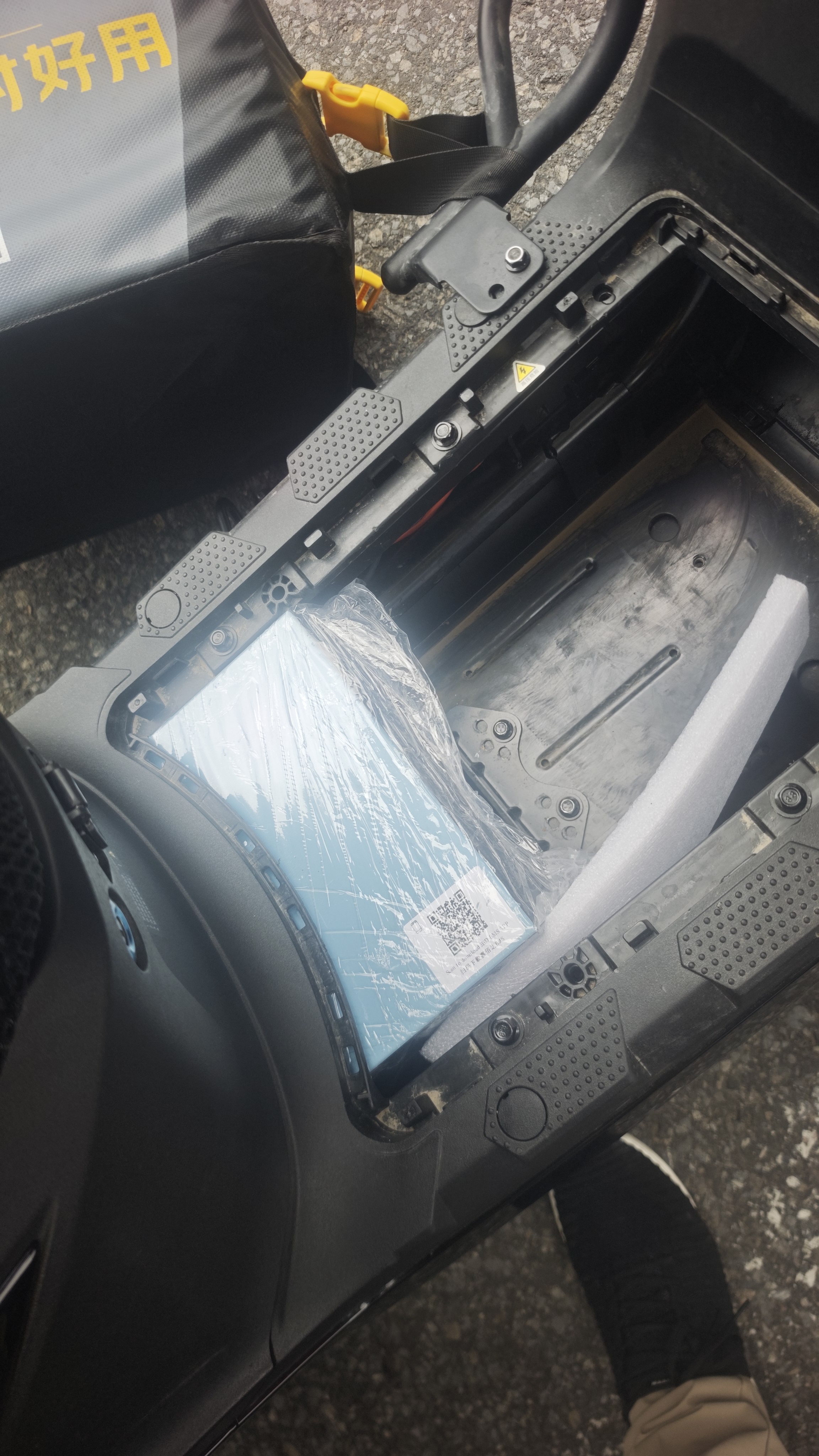昶畅电动车锂电池二三轮车电瓶车蓄电池48v60v72v外卖磷酸铁锂三元锂 72V100A宁德三元升级款  约200-300公里 (外卖跑单王) 卧式(脚踏) 实拍图
