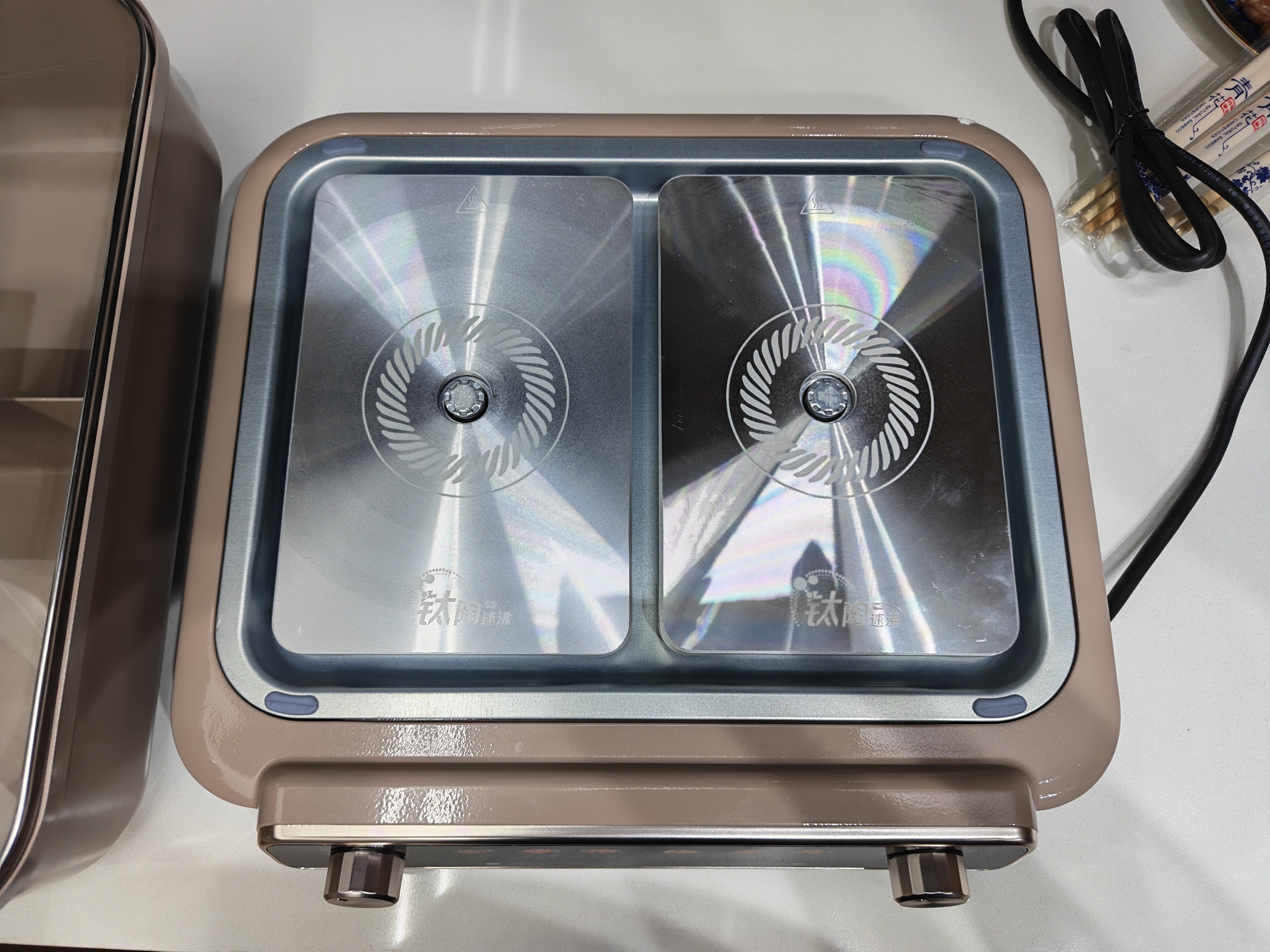 美的（Midea）火锅专用锅 电火锅 鸳鸯锅 5分钟分区速沸8L分体式0氟钛陶多功能锅电煮锅火锅锅HGS352866 实拍图