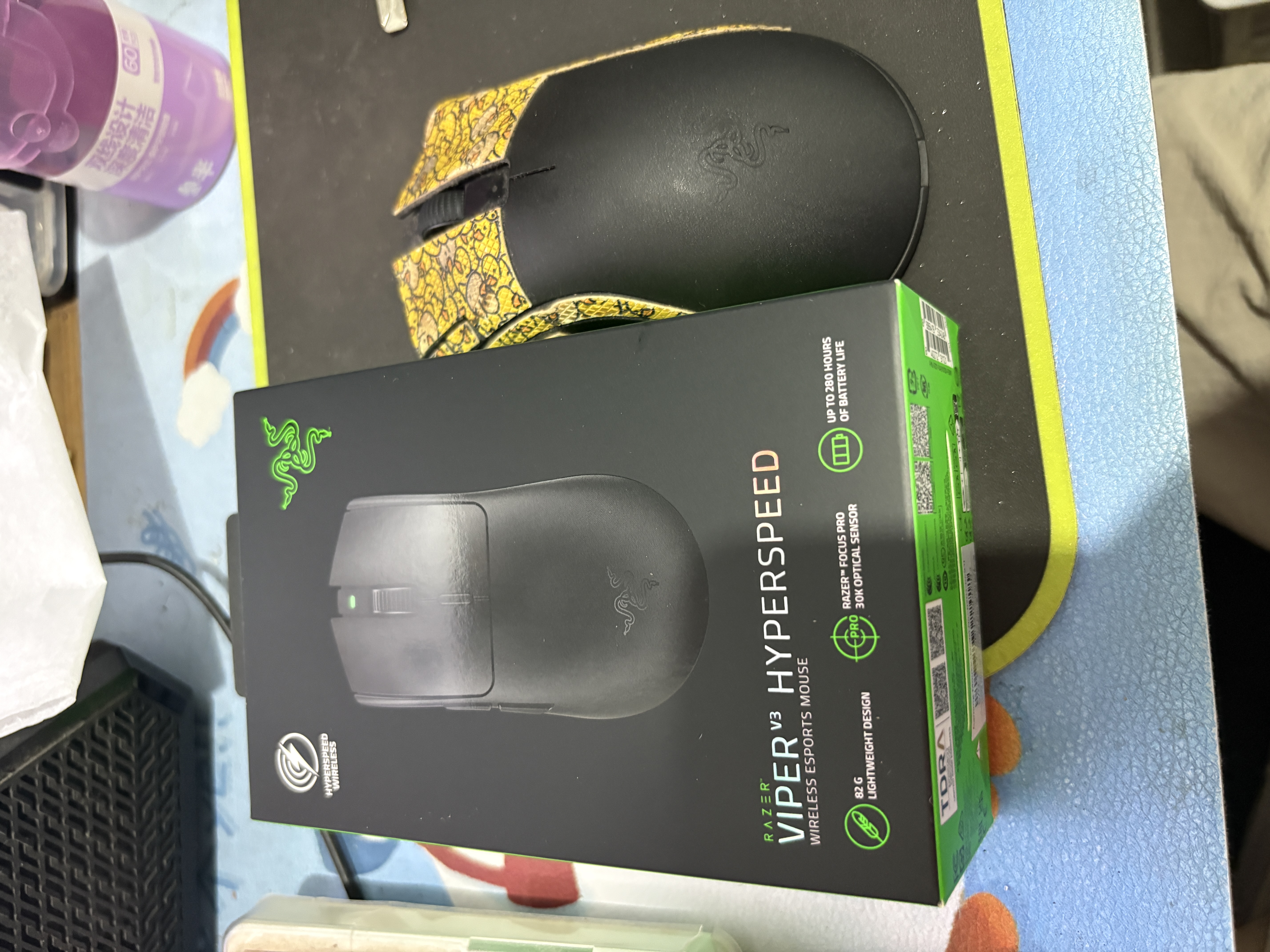 雷蛇（Razer） 毒蝰V3极速版 无线鼠标 电竞游戏鼠标 轻量化鼠标 吃鸡/三角洲打瓦/LOL  Faker冠军推荐 黑色 实拍图