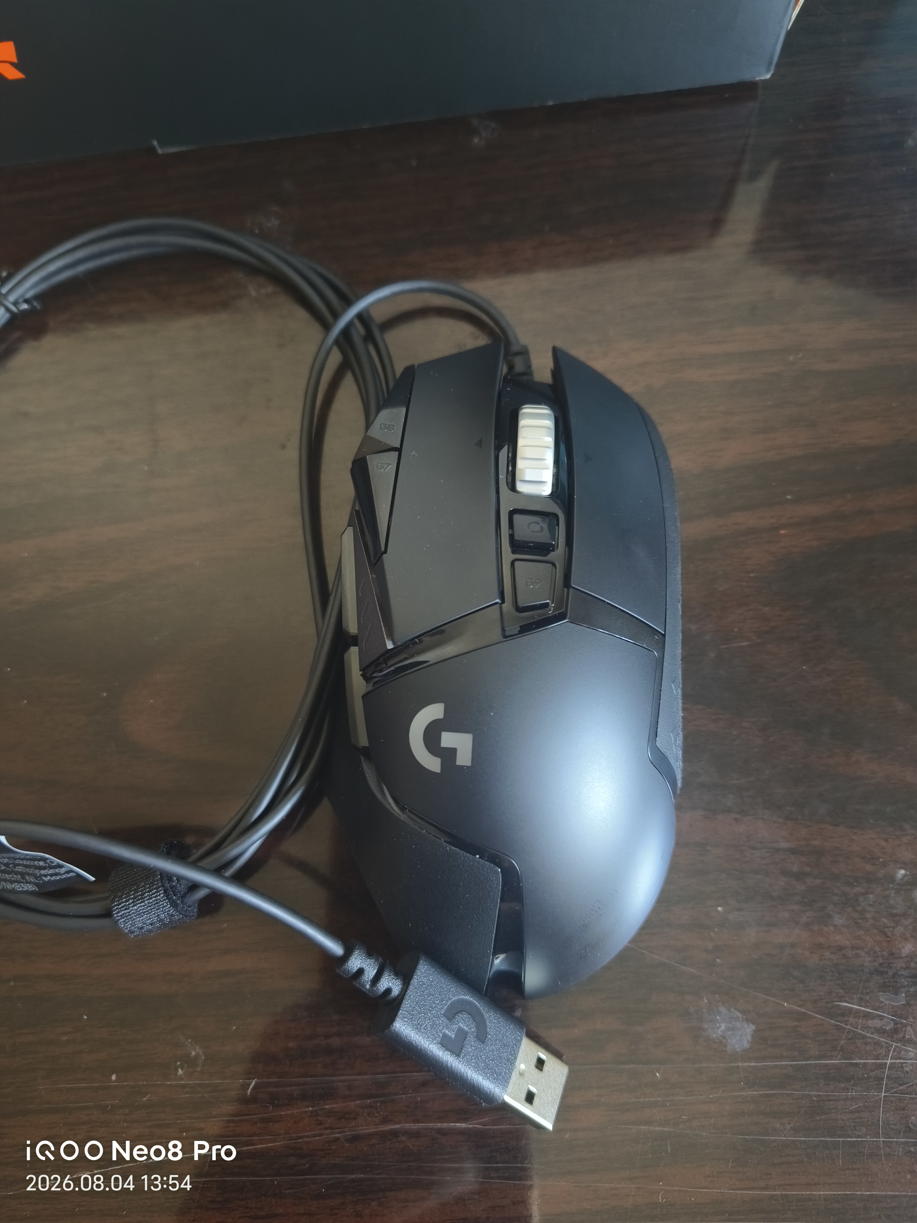 罗技（G） G502 HERO主宰者 有线鼠标 游戏鼠标  g502hero  可配重HERO引擎 礼盒送男友 RGB炫彩灯光 G502H（阿卡丽贴纸） 实拍图