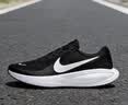 耐克男子公路跑步鞋透气缓震支撑耐穿NIKE RUN SWIFT 3 DR2695 002黑/白色/暗烟灰 40 实拍图