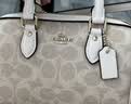 蔻驰（COACH）【品牌直供】女士ROWAN中号斜挎波士顿包沙黄粉笔白CV961次日达 实拍图