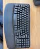 罗技（Logitech）Wave Keys人体工学键盘无线蓝牙办公平板ipad键盘Mac笔记本薄膜98配列键盘家用双模带掌托倾角支架 Wave Keys黑色(带Bolt接收器) 实拍图