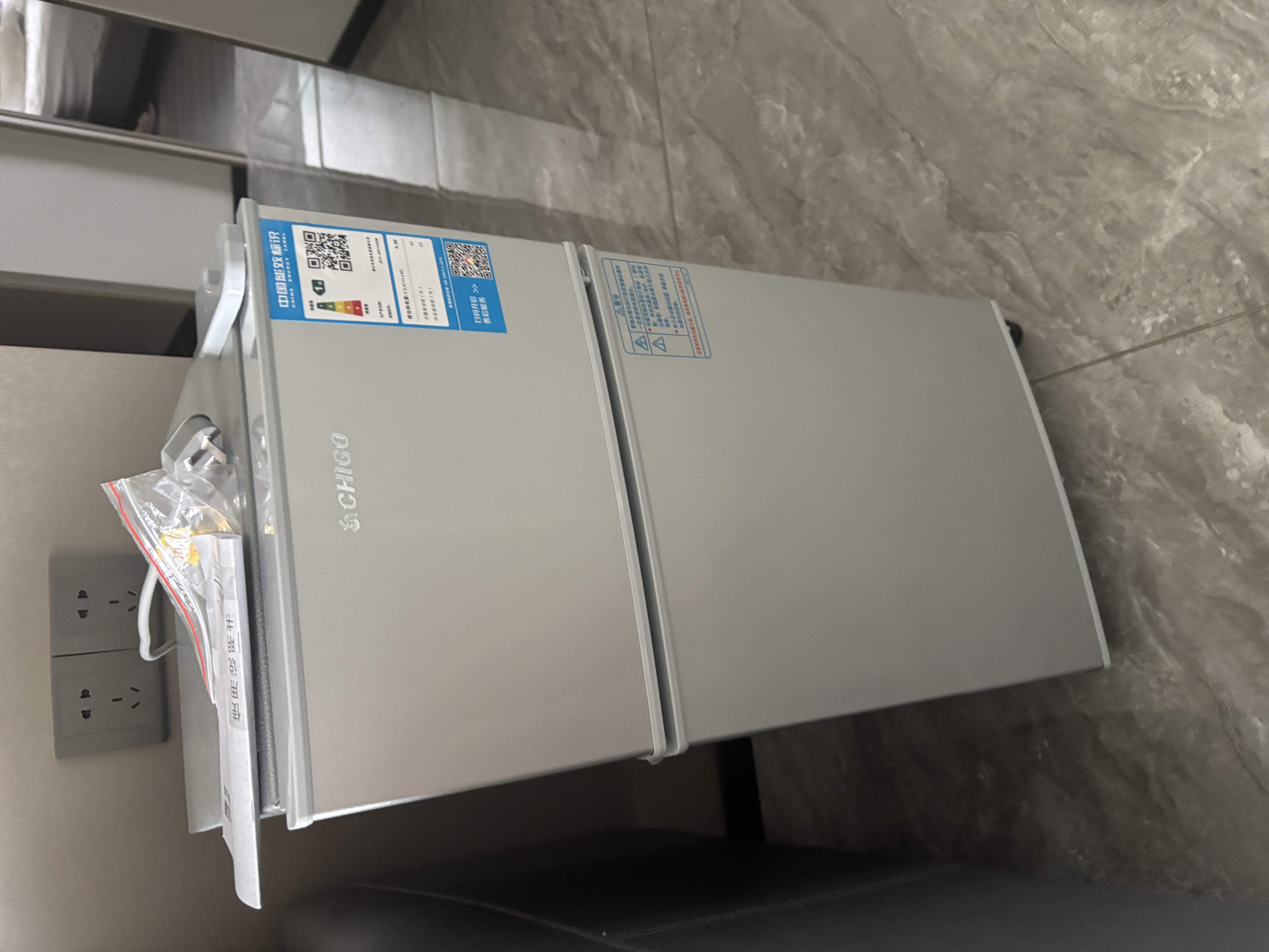 志高（CHIGO）小冰箱迷你小型家用冷藏冷冻两用宿舍出租房用双门办公室电冰箱节能省电 【一级能效】66L银色【全国联保丨节能省电】 实拍图