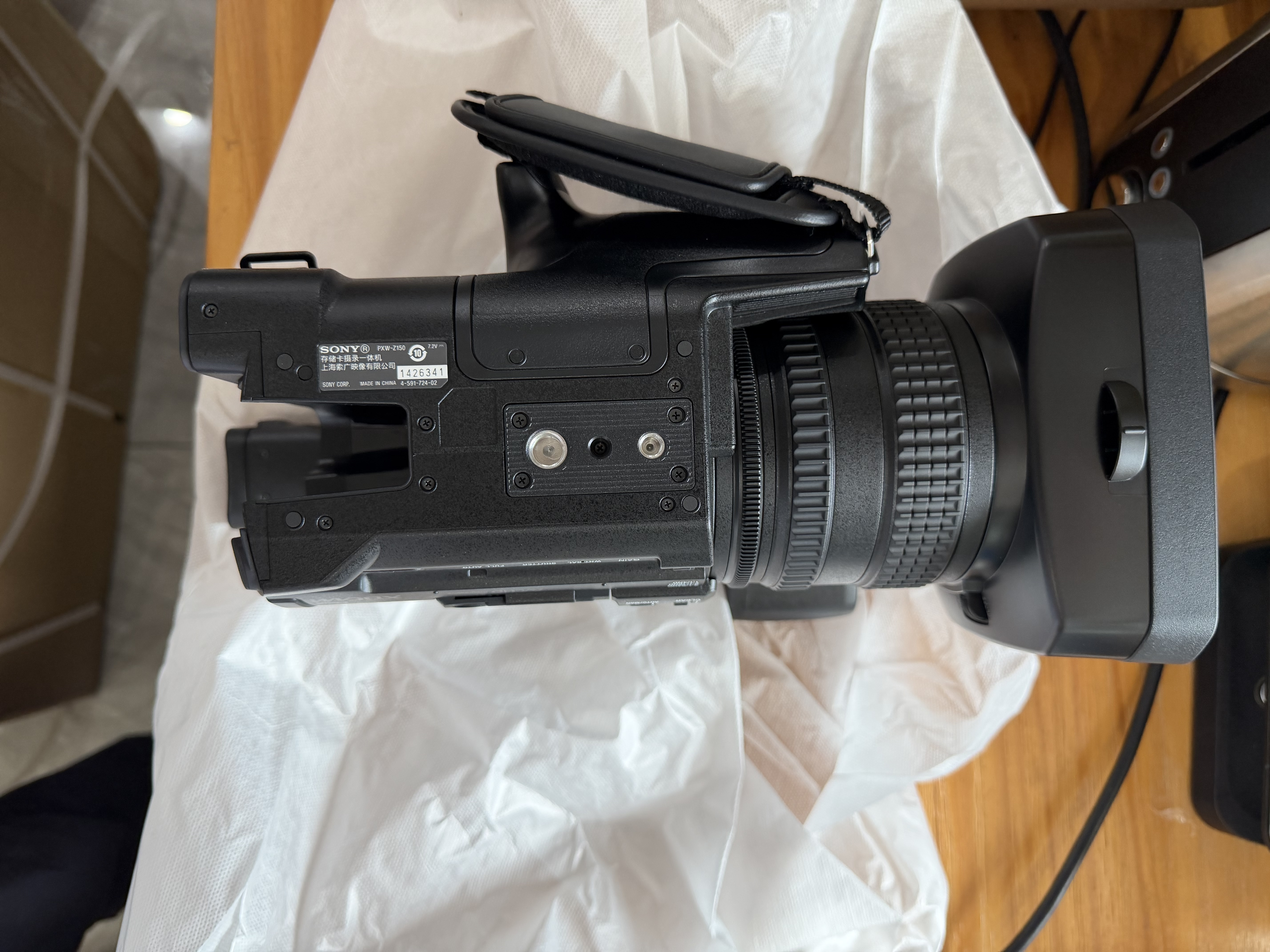 索尼（SONY）PXW-Z150 1英寸4K 手持广播级摄录一体机 2000万像素/WIFI NFC/红外夜视/高清120FPS/SDI+HDMI 实拍图