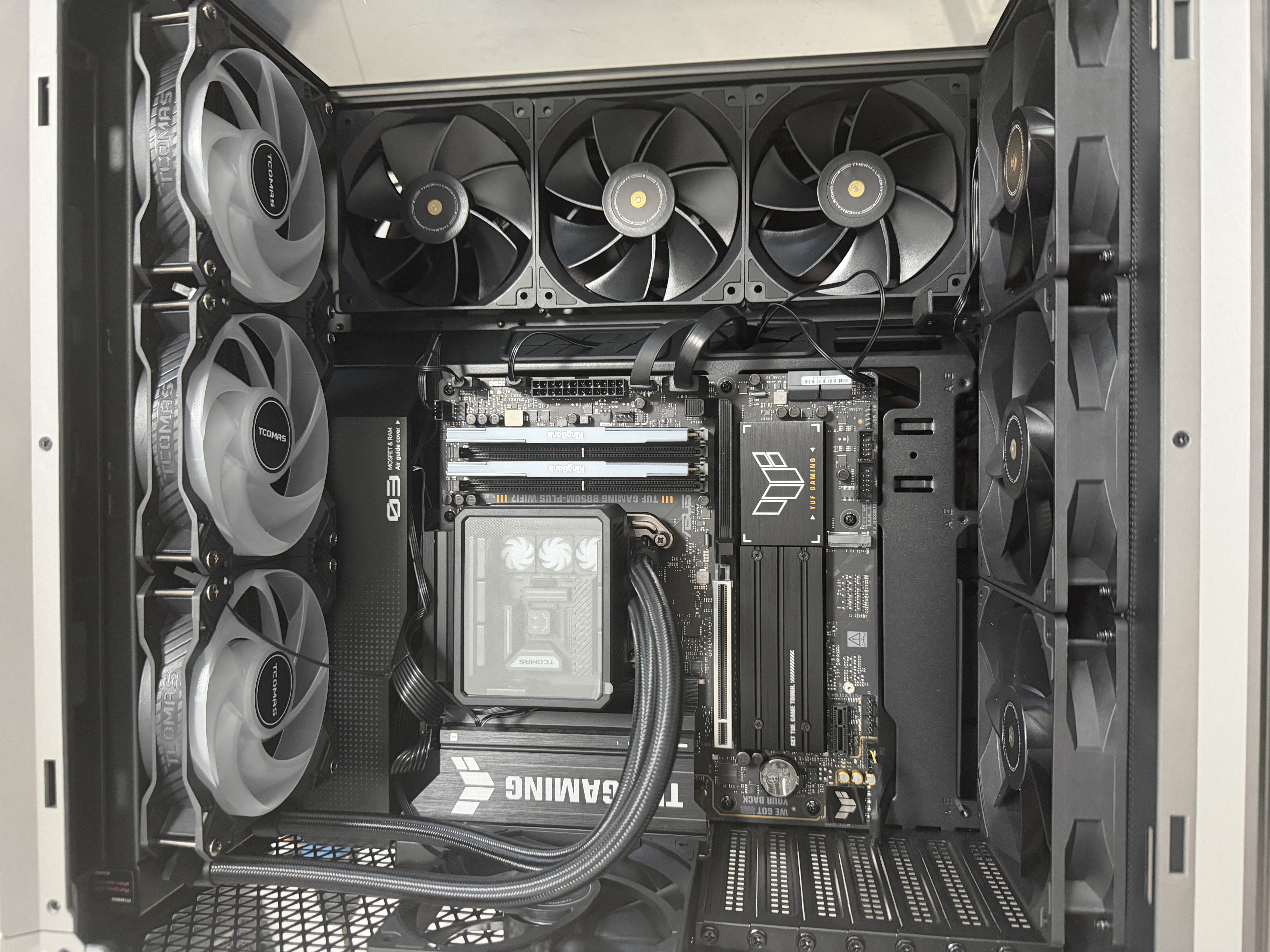 金百达（KINGBANK）32GB(16GBX2)套装 DDR5 6000 台式机内存条海力士A-die颗粒 黑刃RGB灯条 C28 Deepseek硬件 实拍图