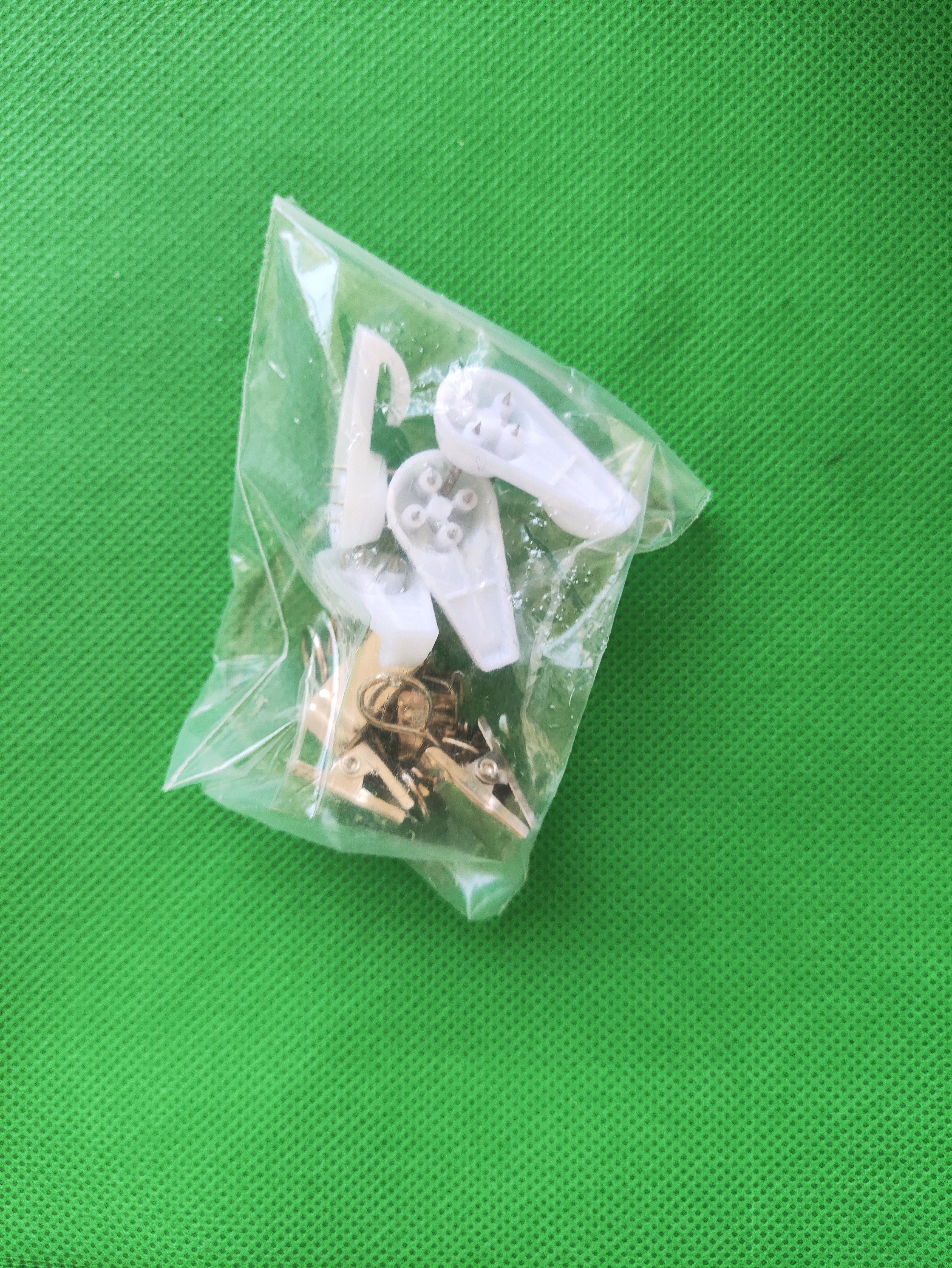 徕兹1.6*1米绿色背景布拍摄摄影直播绿幕背景布抠像布加厚纯色绿布背景布拍照背景布便携式绿布 实拍图