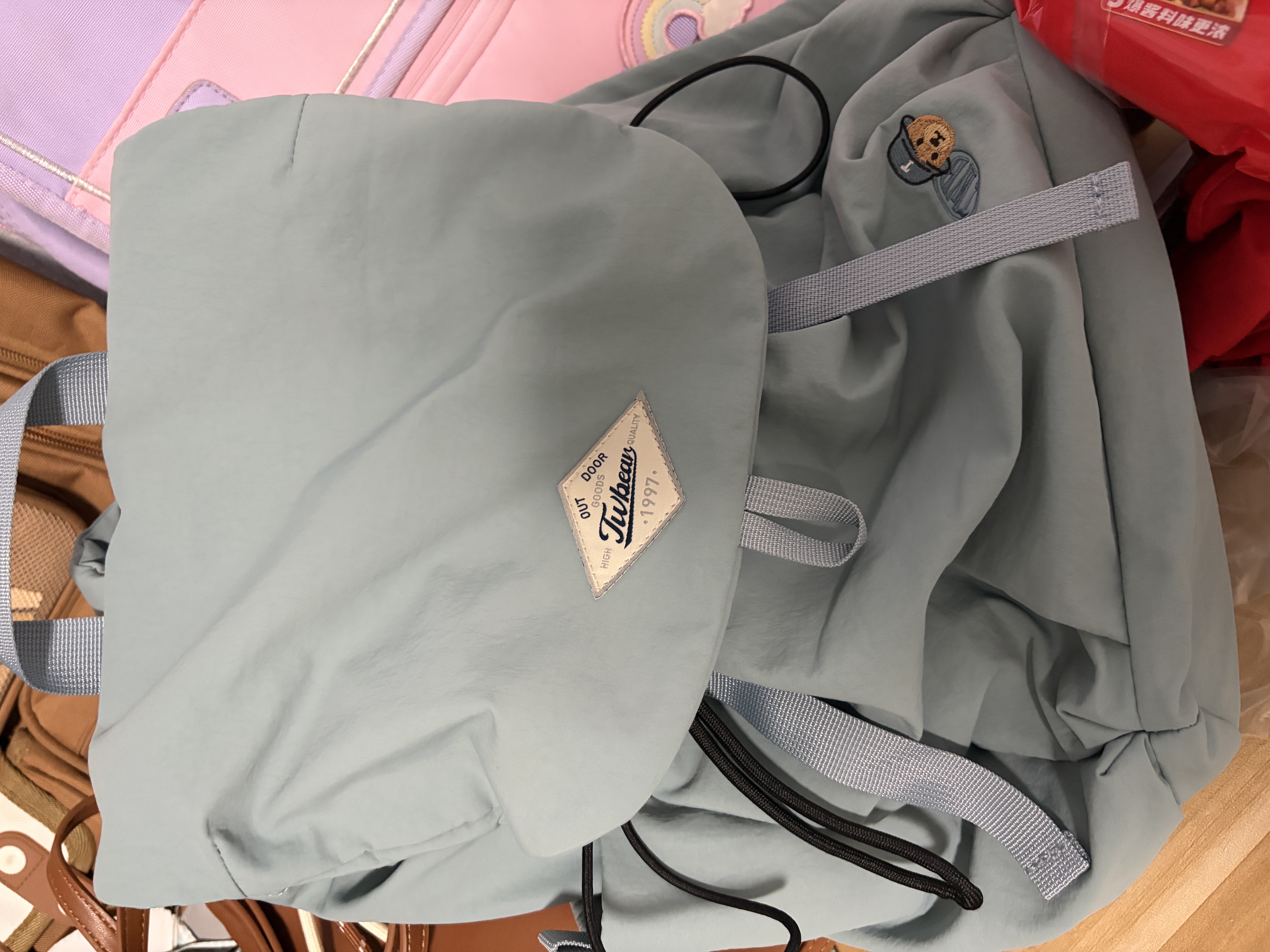 Teenie Weenie轻便户外双肩包女生翻盖抽绳登山包TW小熊双肩背包电脑女开学礼物 实拍图