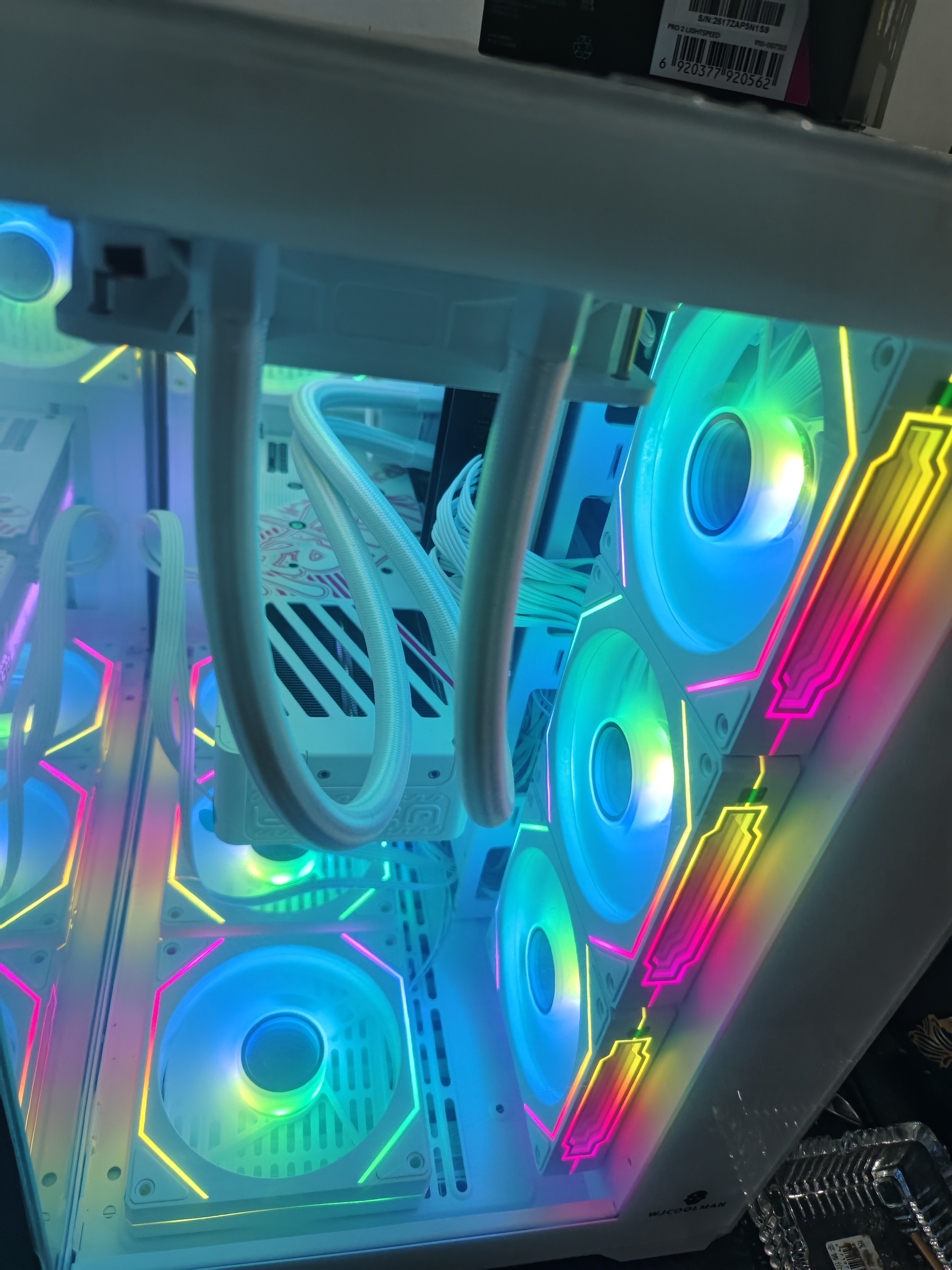 七彩虹【24期免息】酷睿15代U7-270K RTX5060TI/5070TI/5080显卡“林树推荐”台式主机电竞游戏组装电脑 配二：14600KF丨32G丨1TB丨5060TI 显卡全新原盒发 实拍图