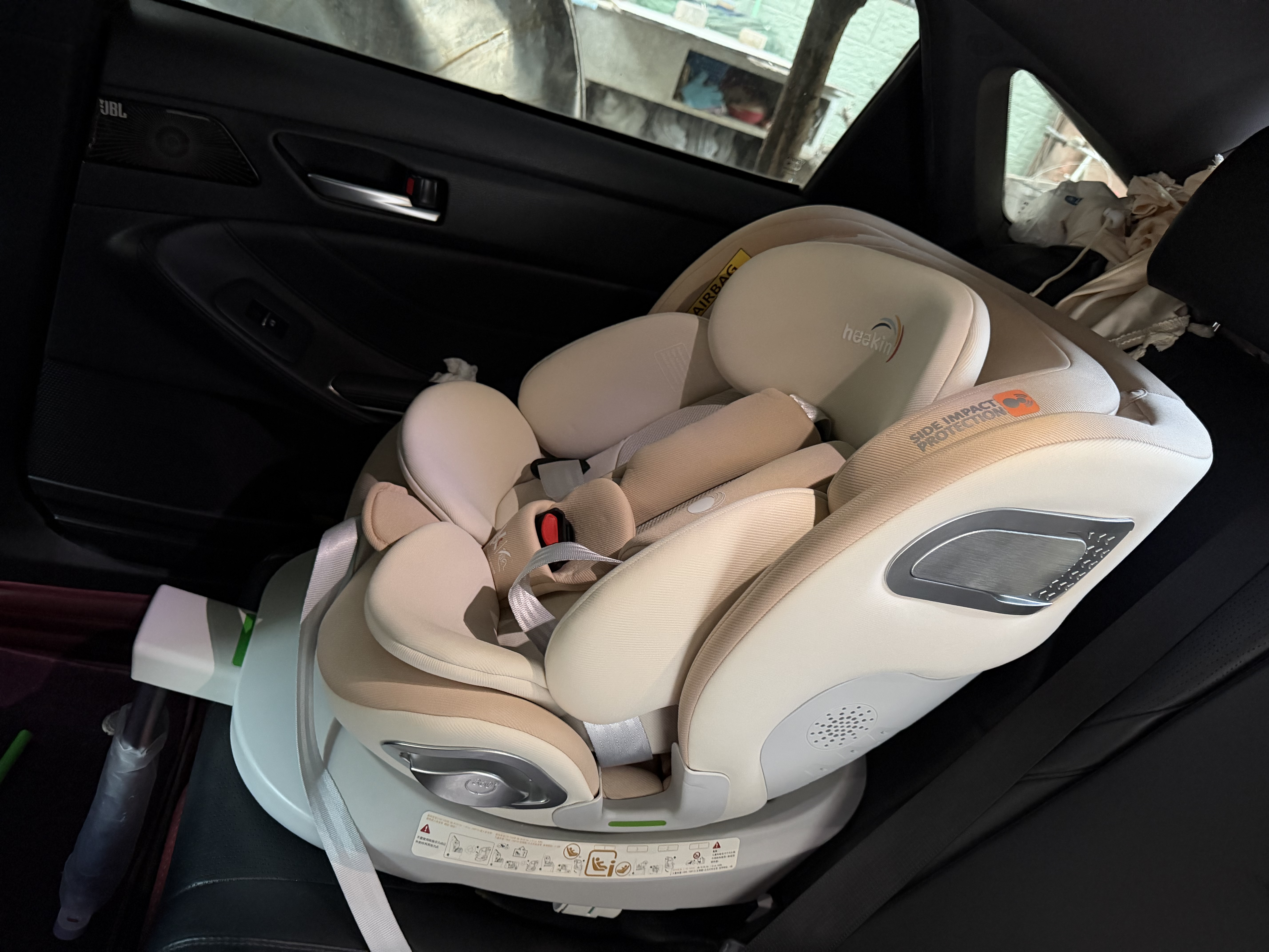Heekin引领者儿童安全座椅汽车车载用0-12岁新生婴儿宝宝175°可坐可躺 香槟金-智能(语音通风加热+单手旋转+不窝脖+175°躺) 实拍图