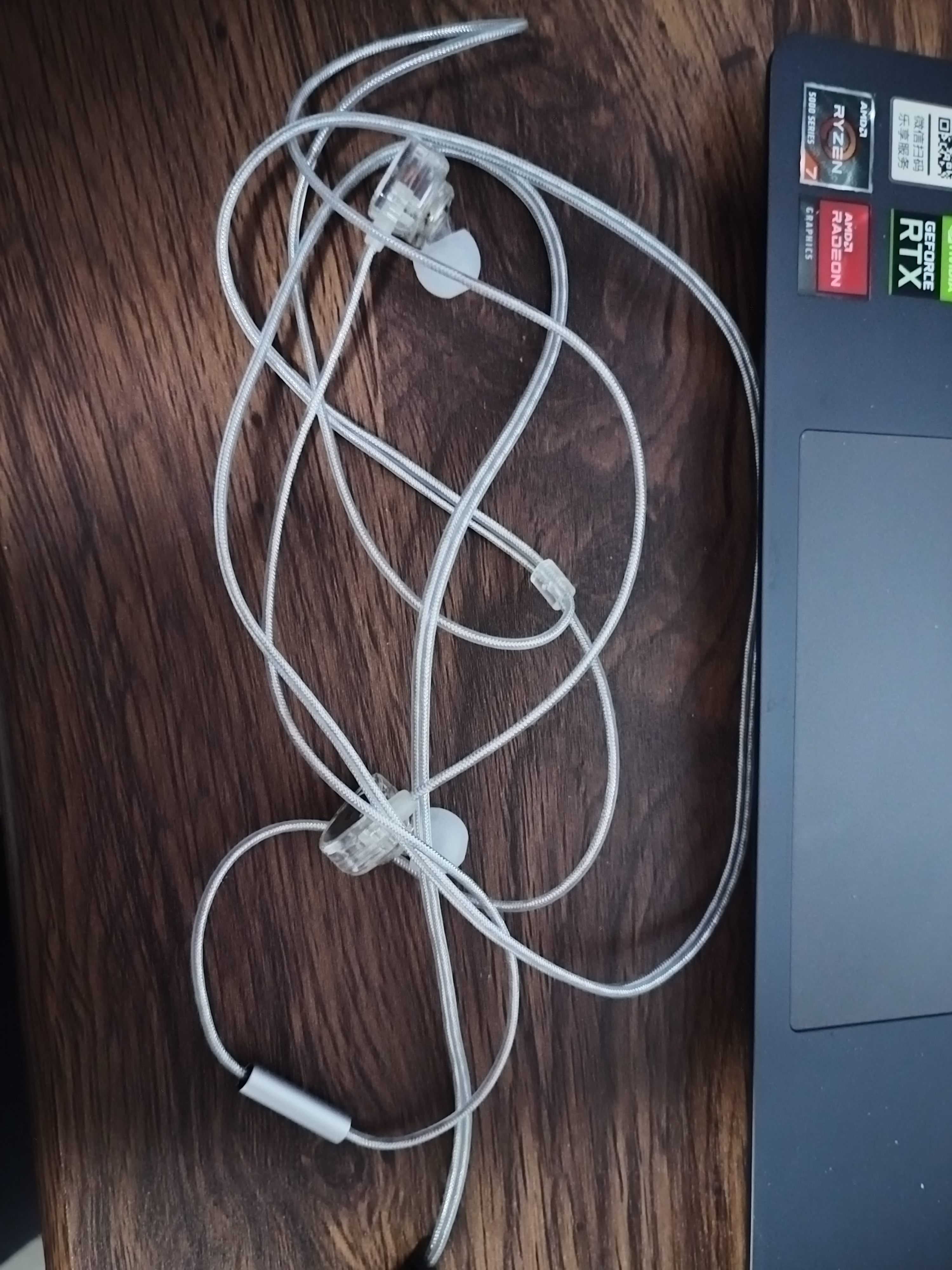 兴戈（SIMGOT） EW100 入耳式有线耳机动圈HiFi电脑游戏电竞音乐耳塞 EW100透明版 3.5带麦 实拍图