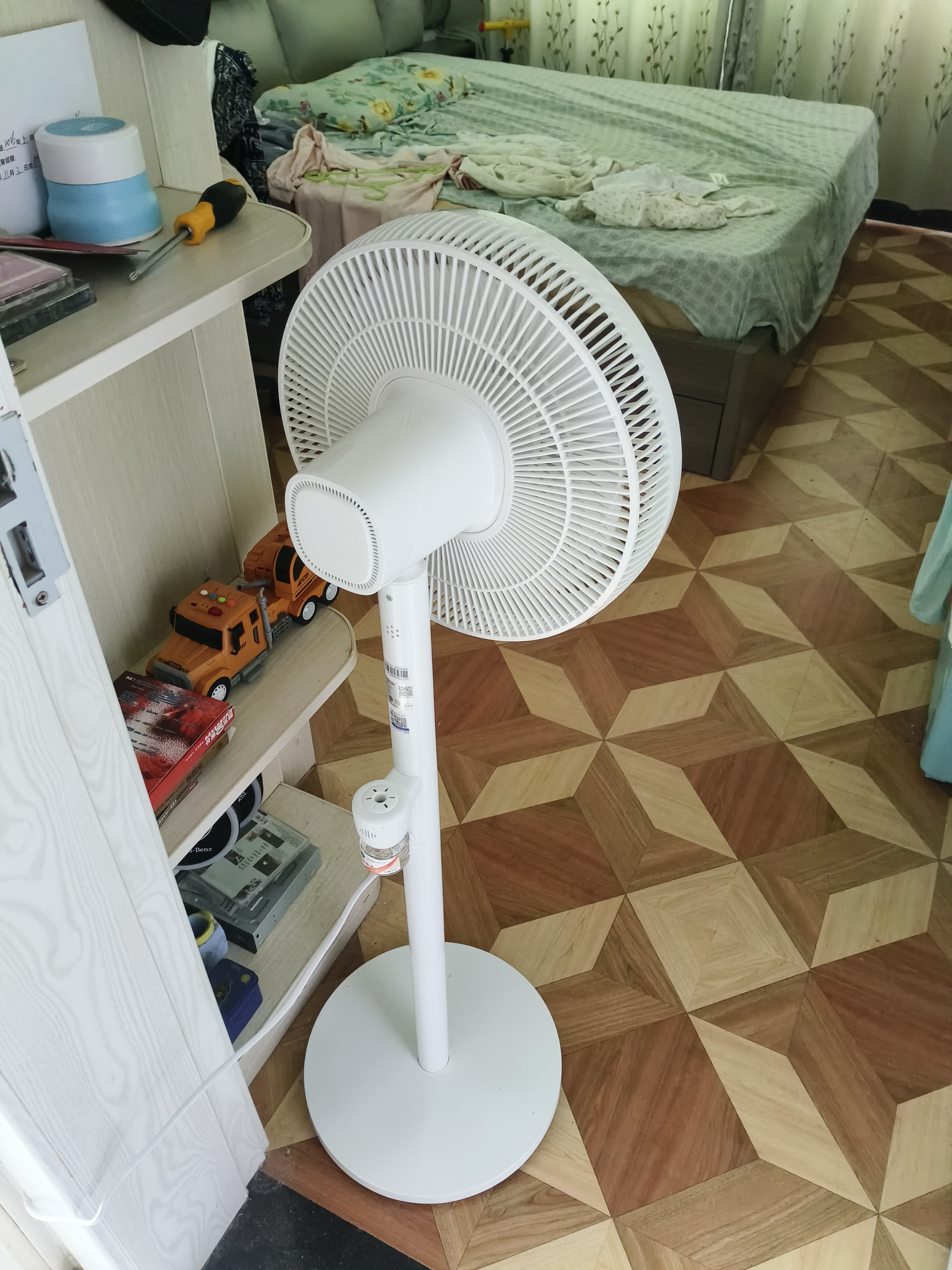 艾美特（AIRMATE）【轻语系列】电风扇安静卧室一级能效落地扇轻音家用直流变频大风力台立式节能遥控全屋驱蚊循环扇 实拍图