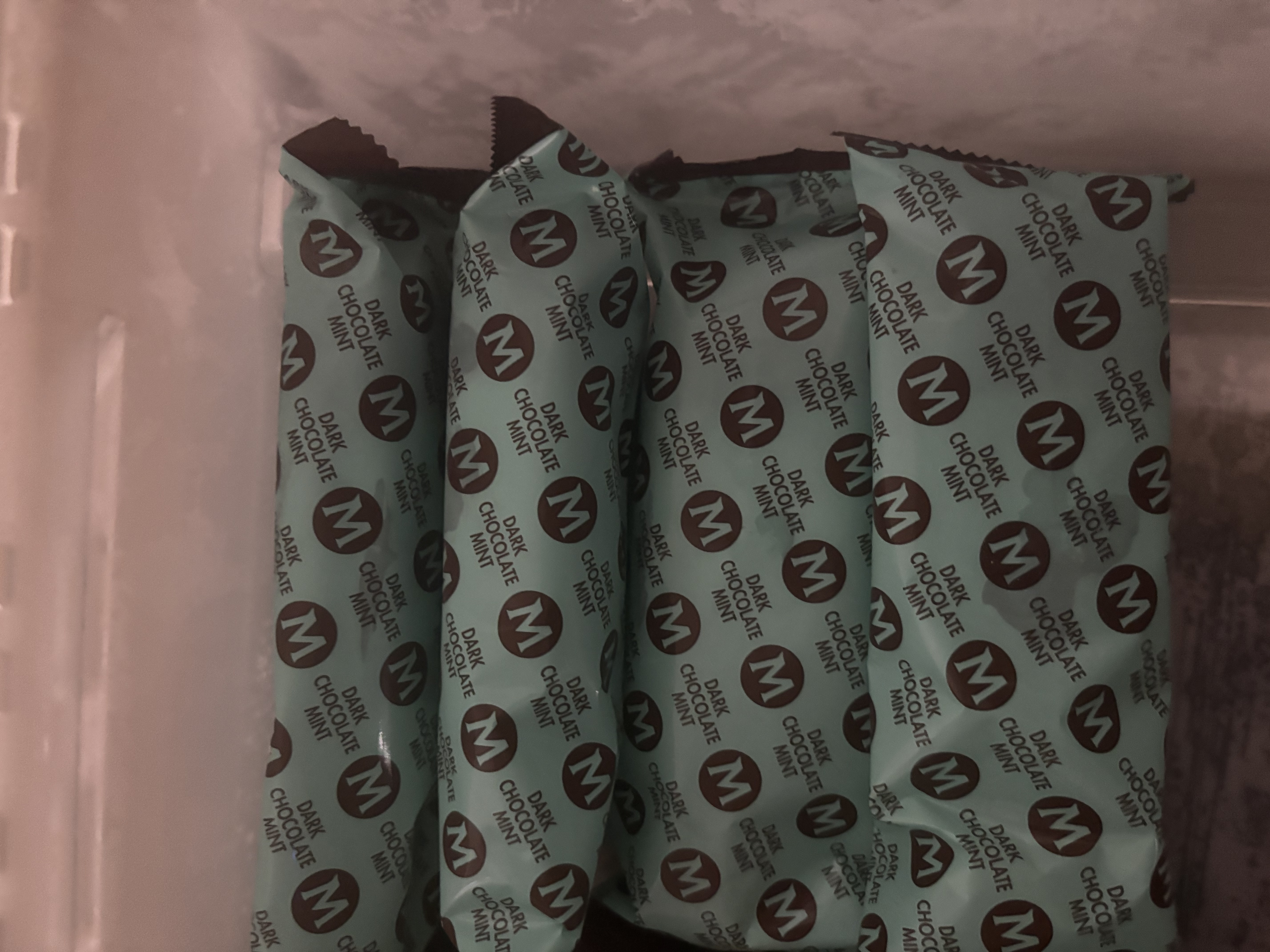 梦龙【王嘉尔推荐】梦龙黑巧克力薄荷味冰淇淋雪糕冰激凌 65g*4支 实拍图