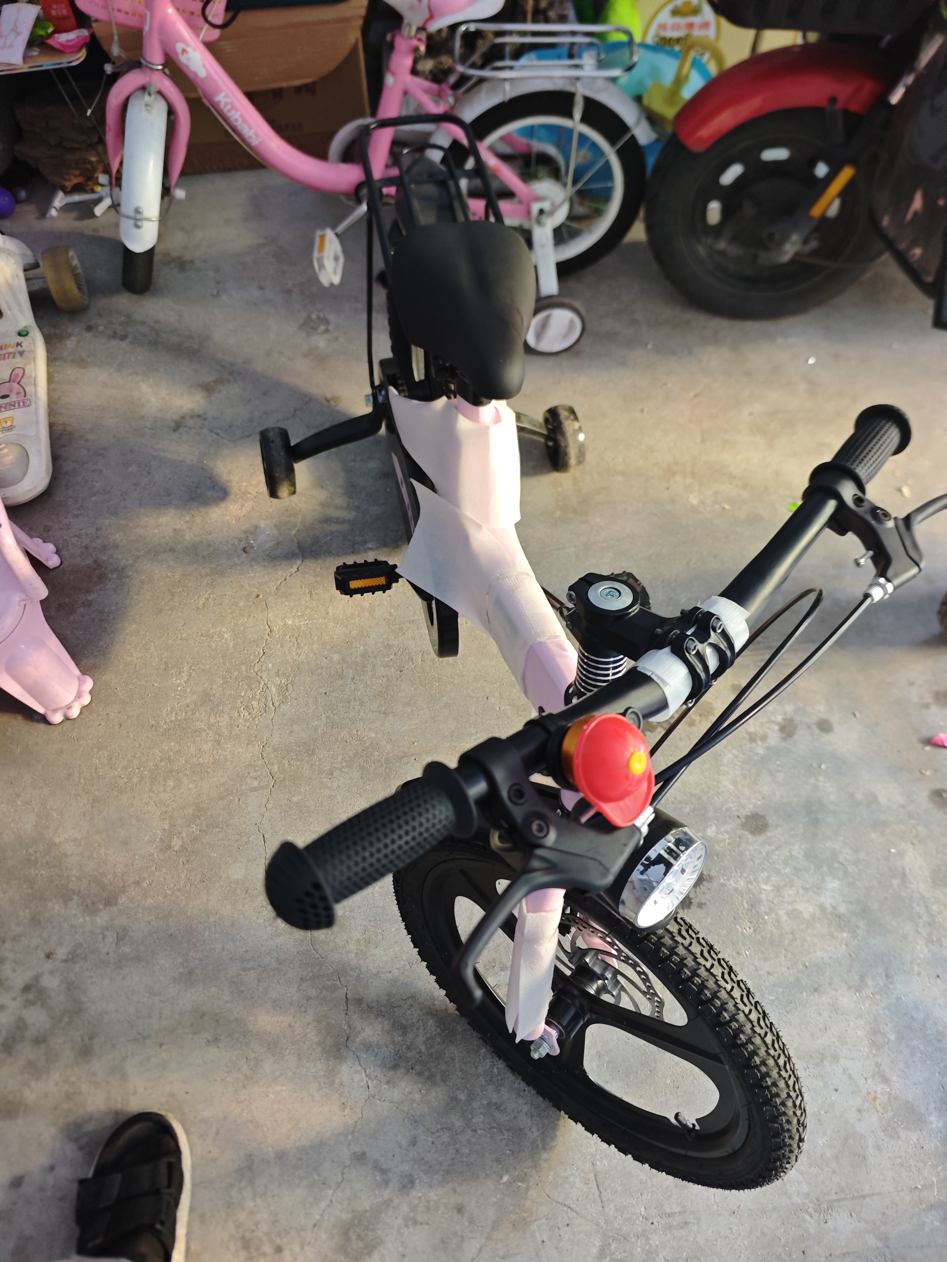 361°儿童自行车3-6-8岁双碟刹宝宝脚踏车男女小孩辅助轮单车18寸粉色 实拍图