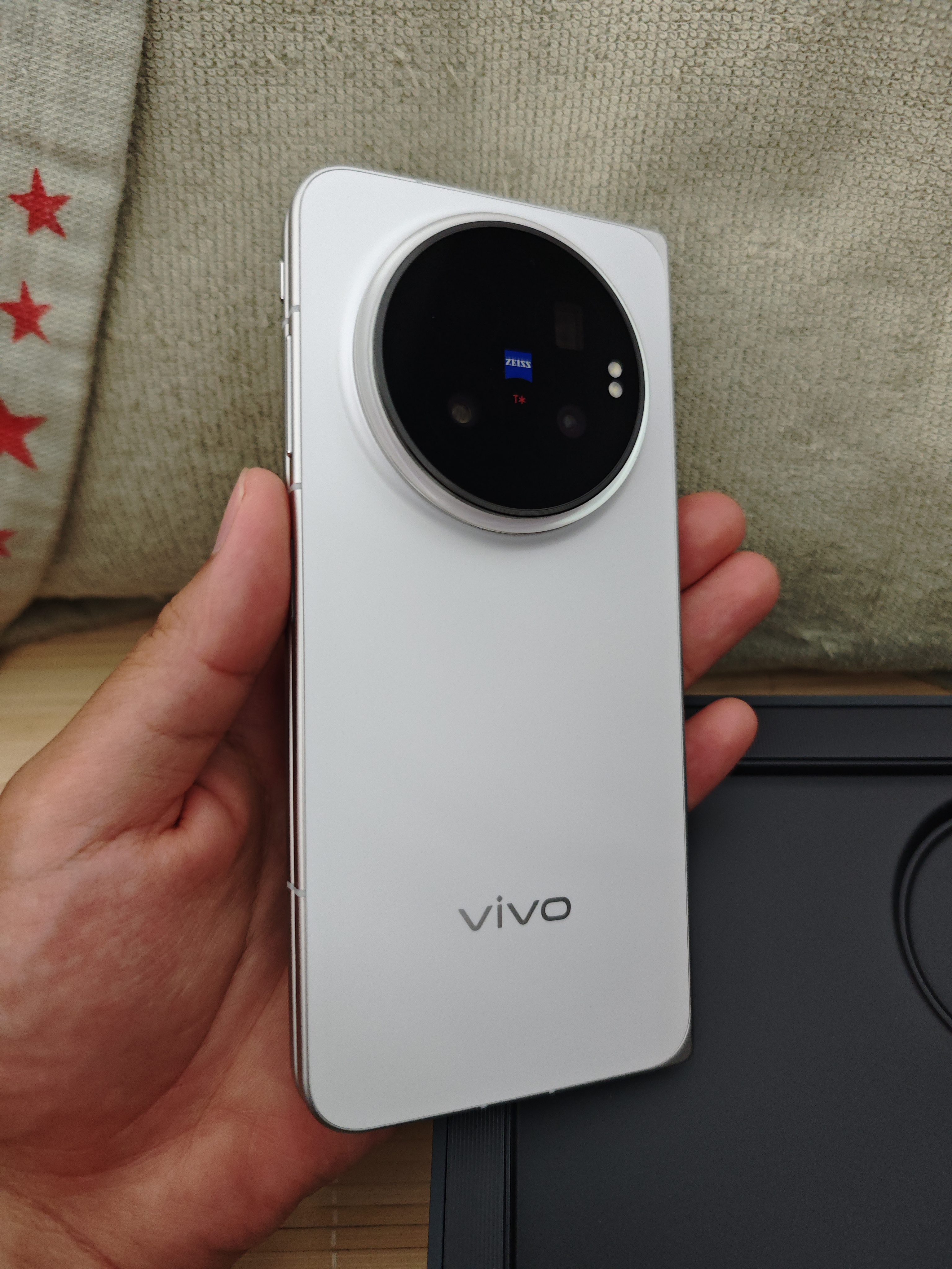 vivo X Fold6 12GB+256GB 盐湖 原子工作台 蔡司2亿超级主摄 等效7000mAh蓝海电池 AI折叠屏手机 实拍图