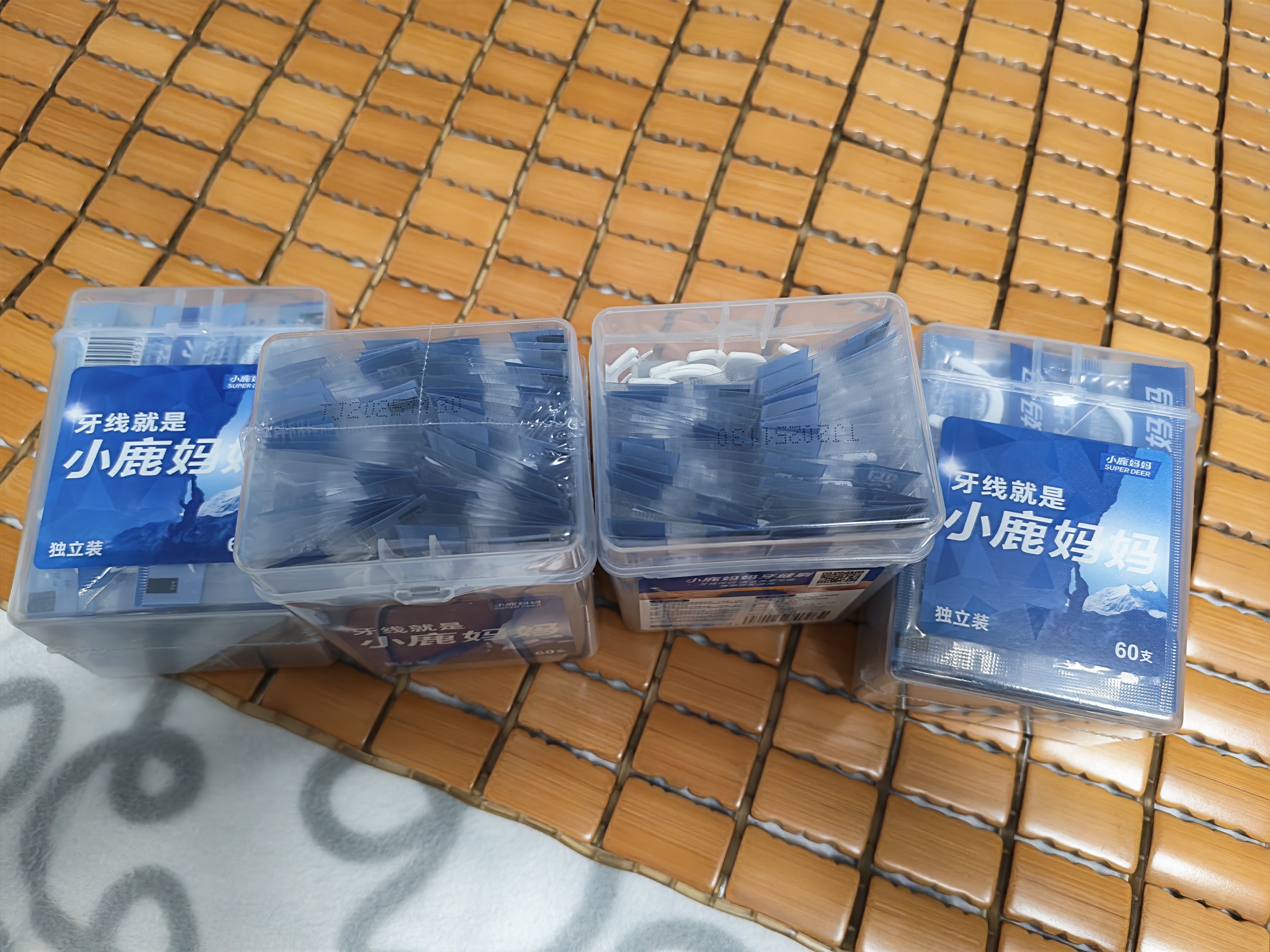 小鹿妈妈牙线单支便携独立装超细牙线棒牙线盒家庭装餐厅牙签4盒240支 实拍图