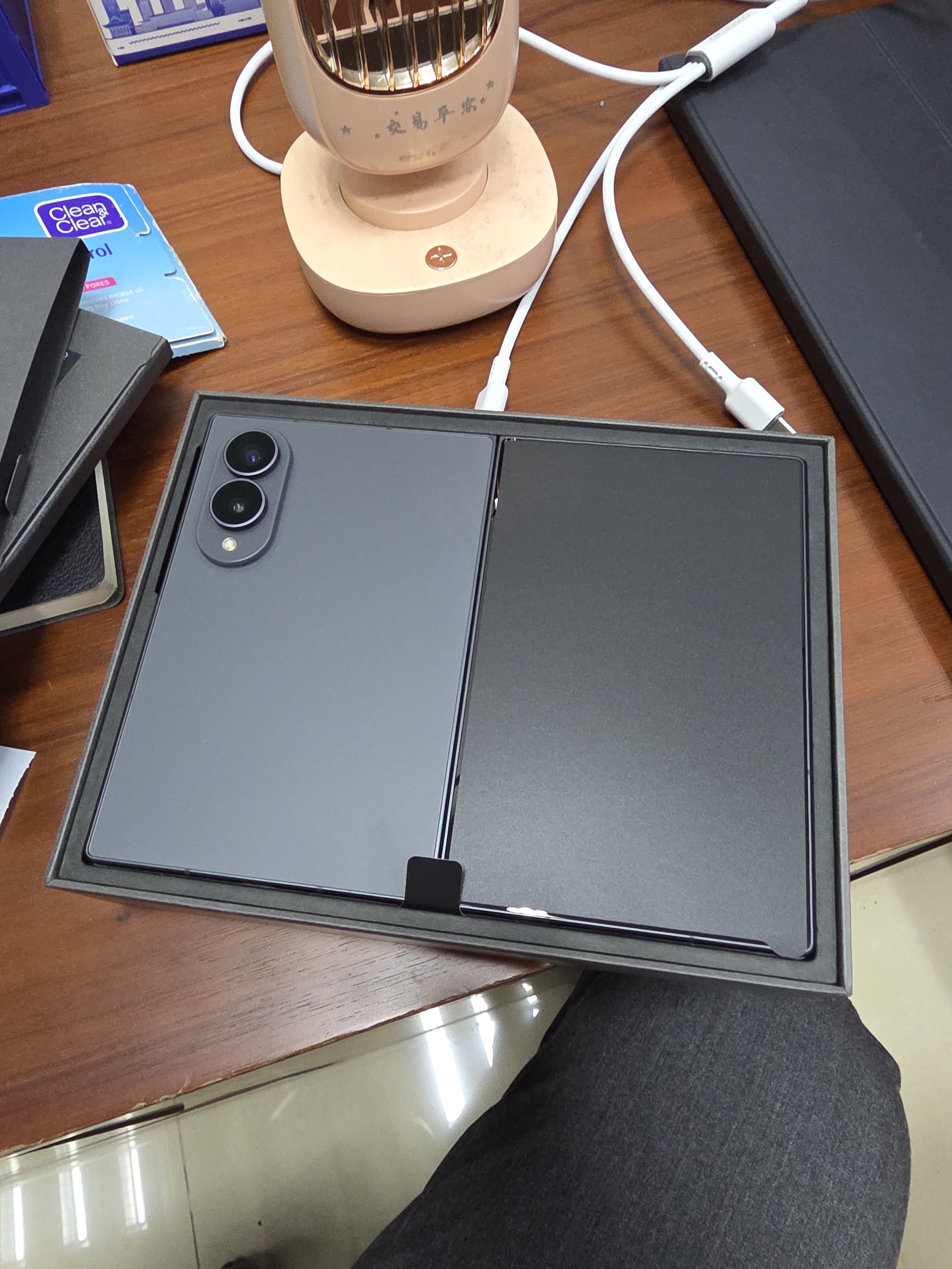 三星（SAMSUNG）Galaxy Z Fold8 新形态折叠屏手机新款 201g超轻薄旗舰性能 4:3宽幅内屏阔折叠 口袋便携 智能新机 岩影灰 12GB+512GB 【重磅新品】官方标配+12期免 实拍图
