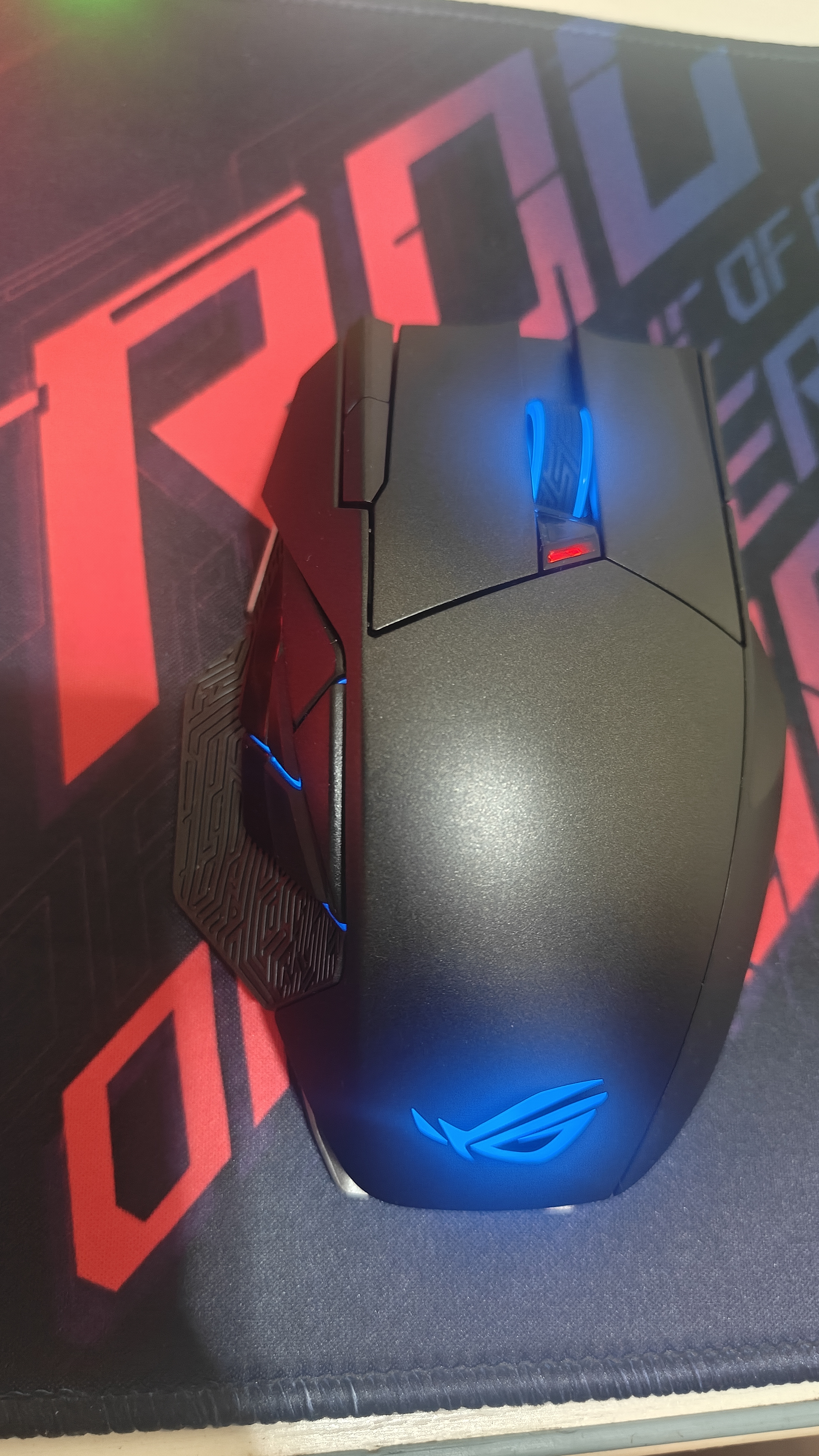 ROG斯巴达X【国家补贴15%】19000DPI 有线 2.4G双模电竞游戏鼠标 RGB灯效 可换微动鼠标 斯巴达X 实拍图
