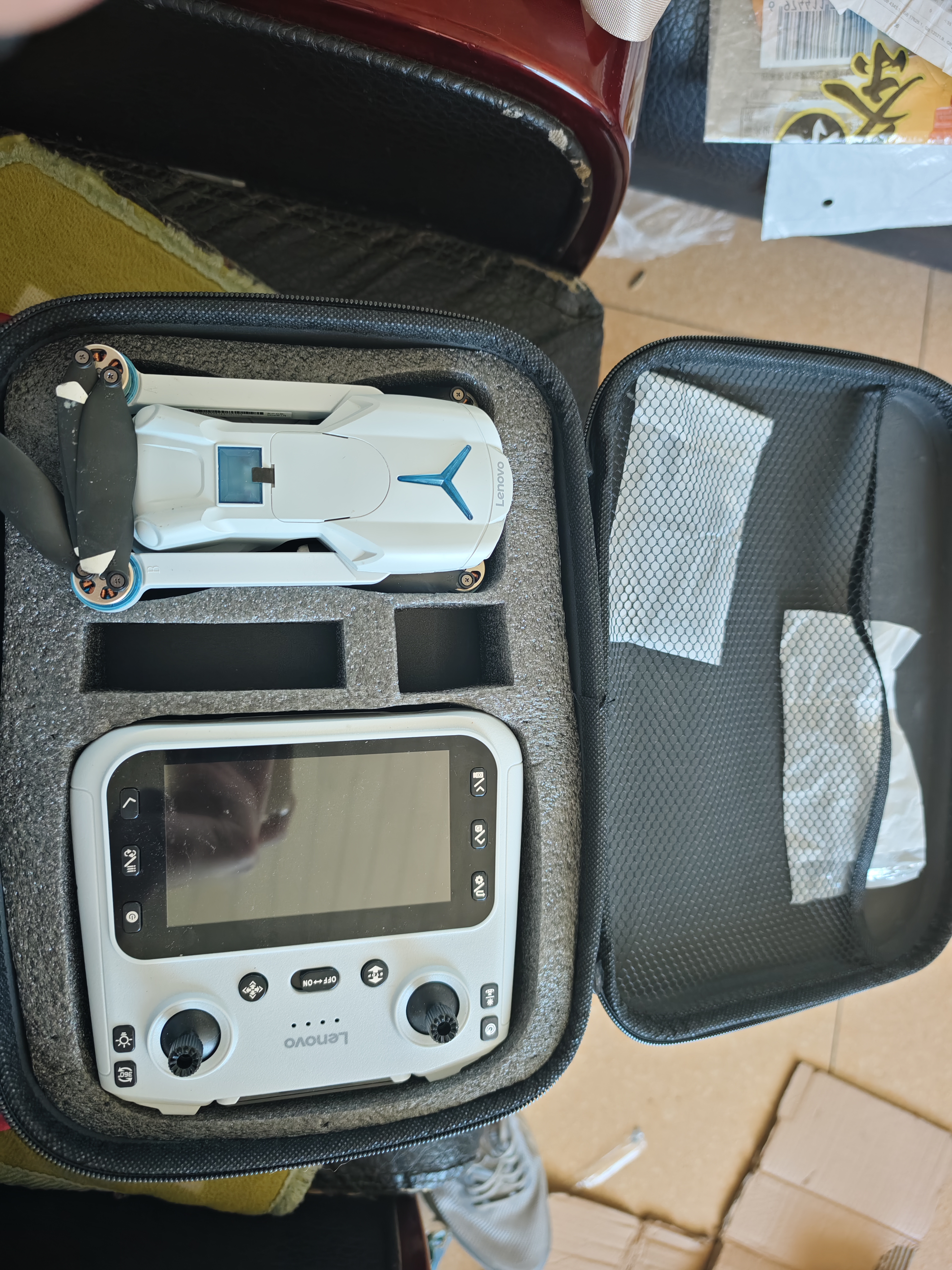 联想（Lenovo）进阶级带屏遥控飞机四轴避障飞行器高清航拍无人机男孩玩具航模飞机生日礼物 实拍图