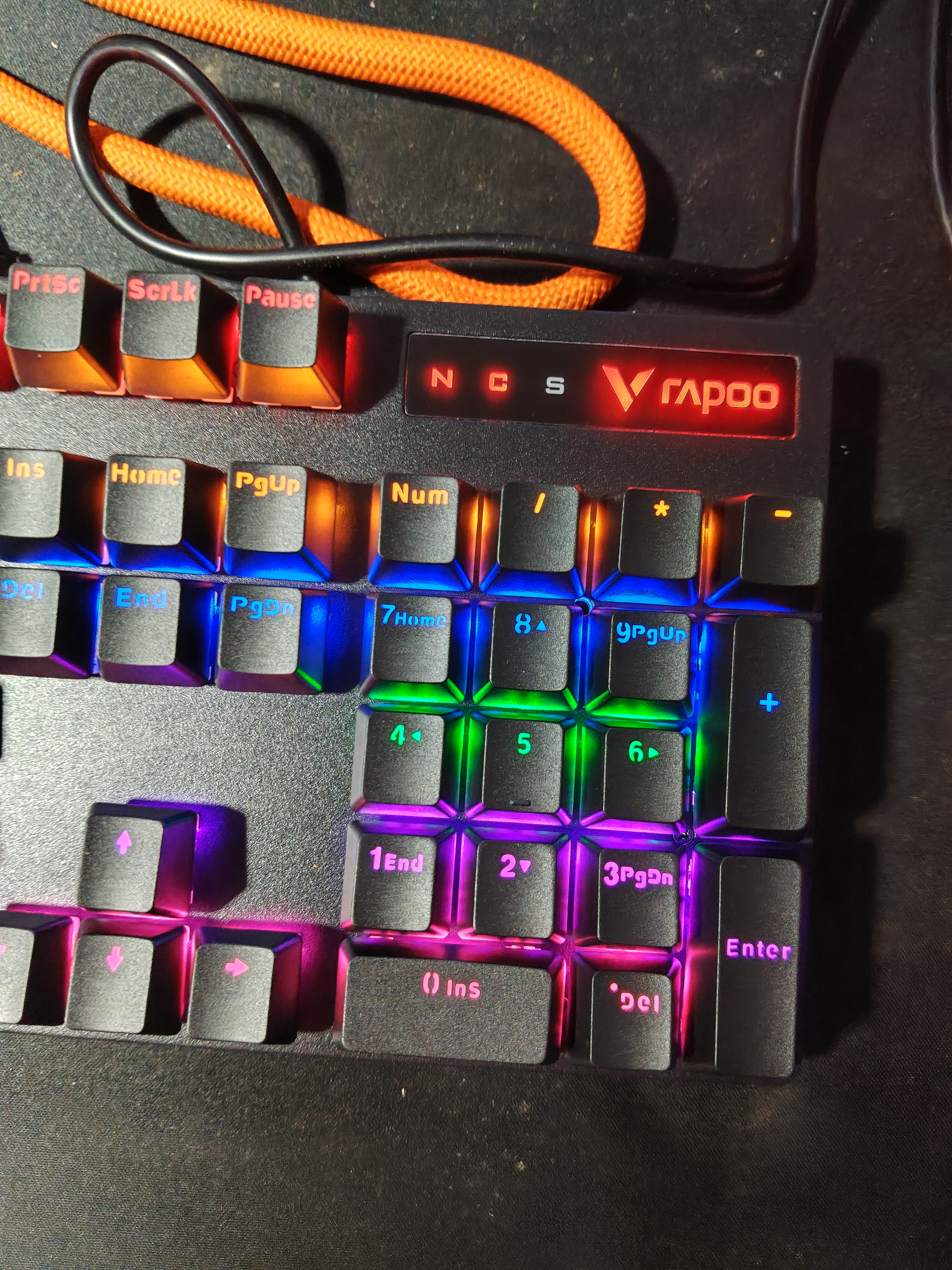 雷柏（Rapoo）V500PRO 有线背光机械键盘 104键全尺寸游戏电竞笔记本电脑多媒体办公吃鸡全键无冲键盘 黑轴 实拍图