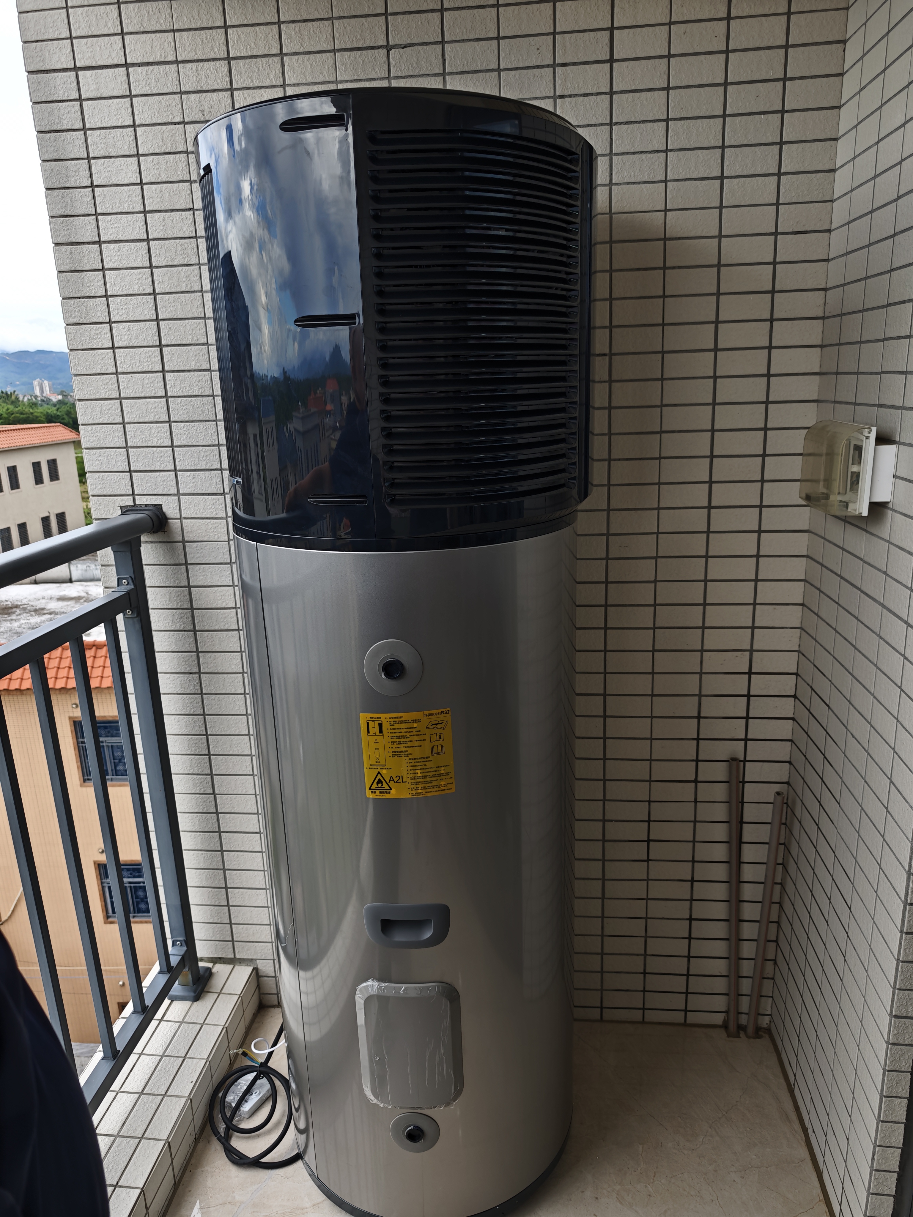 海尔（Haier）双变频空气能热水器200升超一级能效省电80℃高水温家用全屋净水洗商用热泵源电热水器以旧换新装 216升一体无外机顶配【FOF净水洗】 变频 带电辅热 实拍图